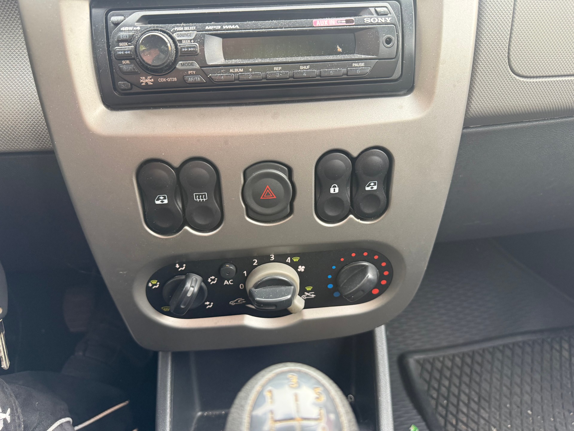 DACIA Sandero 1.2 Ambiance-image-7
