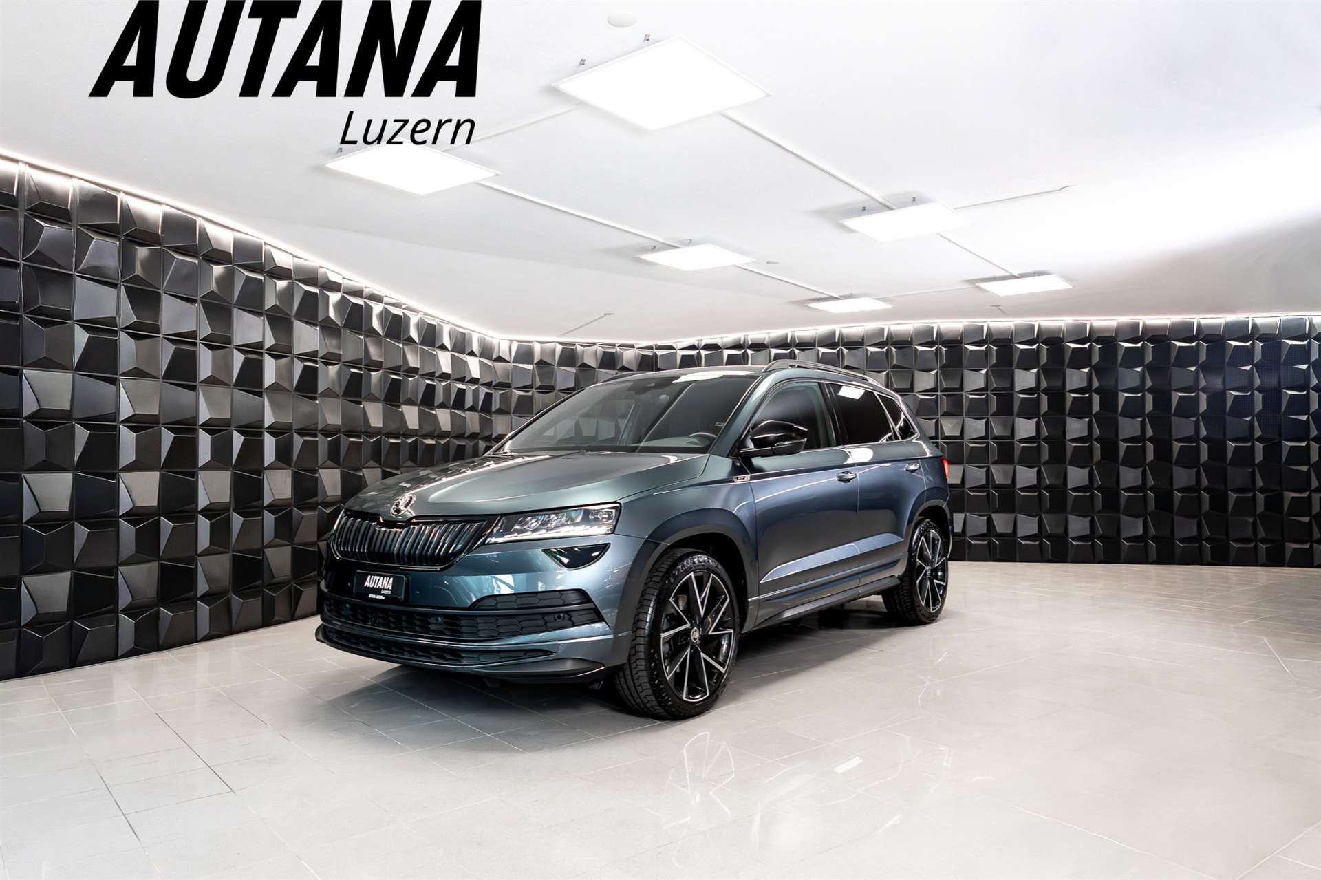 SKODA Karoq 2.0 TDI SCR SportLine 4x4 DSG-image-0
