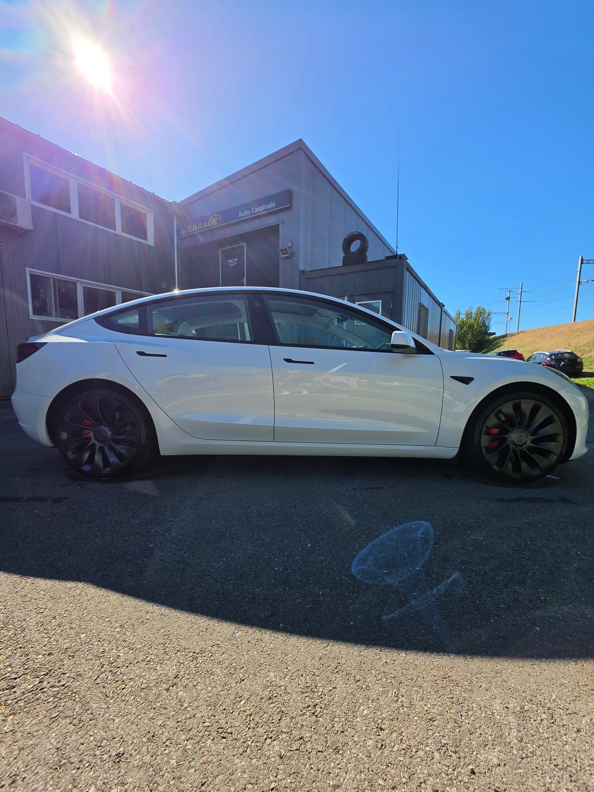 TESLA Model 3 Performance Dual Motor AWD-image-3