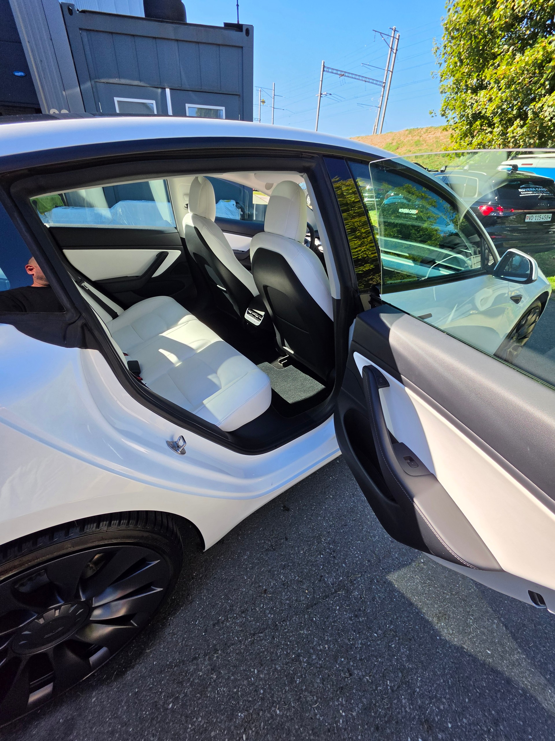 TESLA Model 3 Performance Dual Motor AWD-image-13