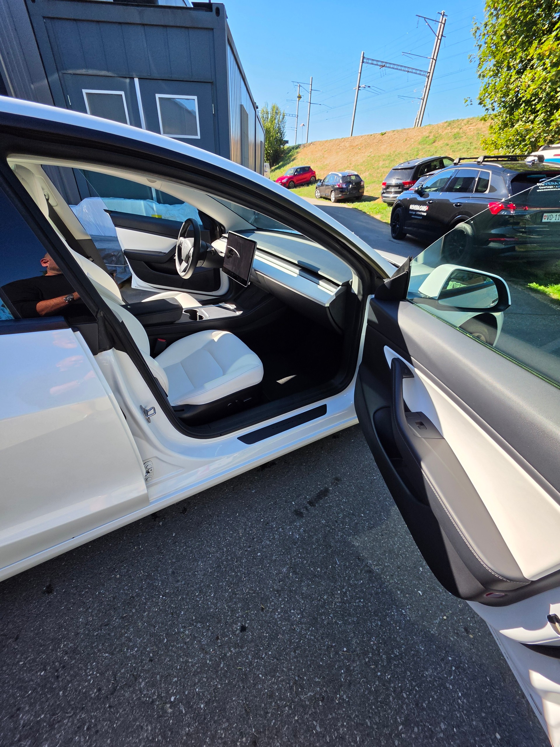 TESLA Model 3 Performance Dual Motor AWD-image-11