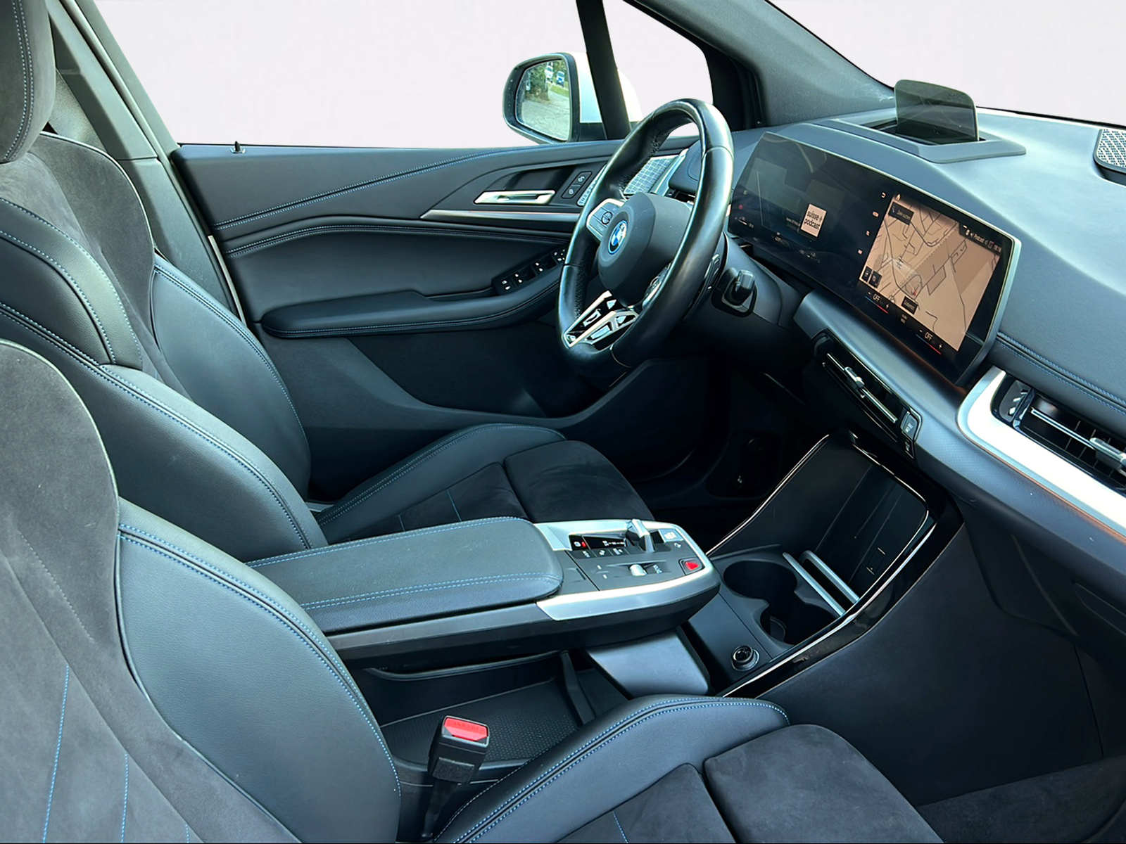 BMW 230e xDrive Active Tourer M Sport-image-1