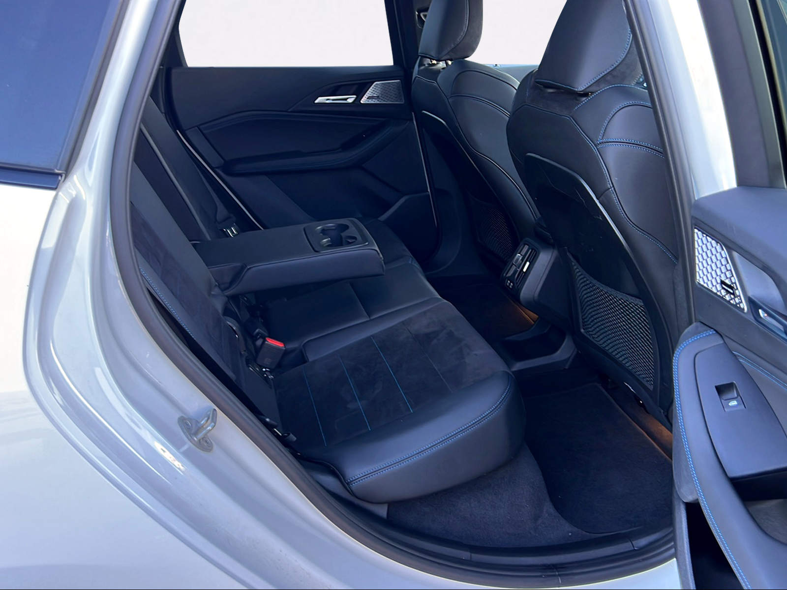 BMW 230e xDrive Active Tourer M Sport-image-10