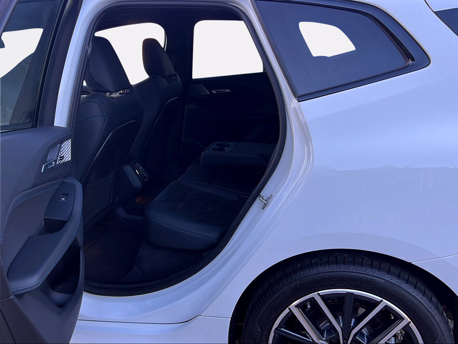 BMW 230e xDrive Active Tourer M Sport-image-7