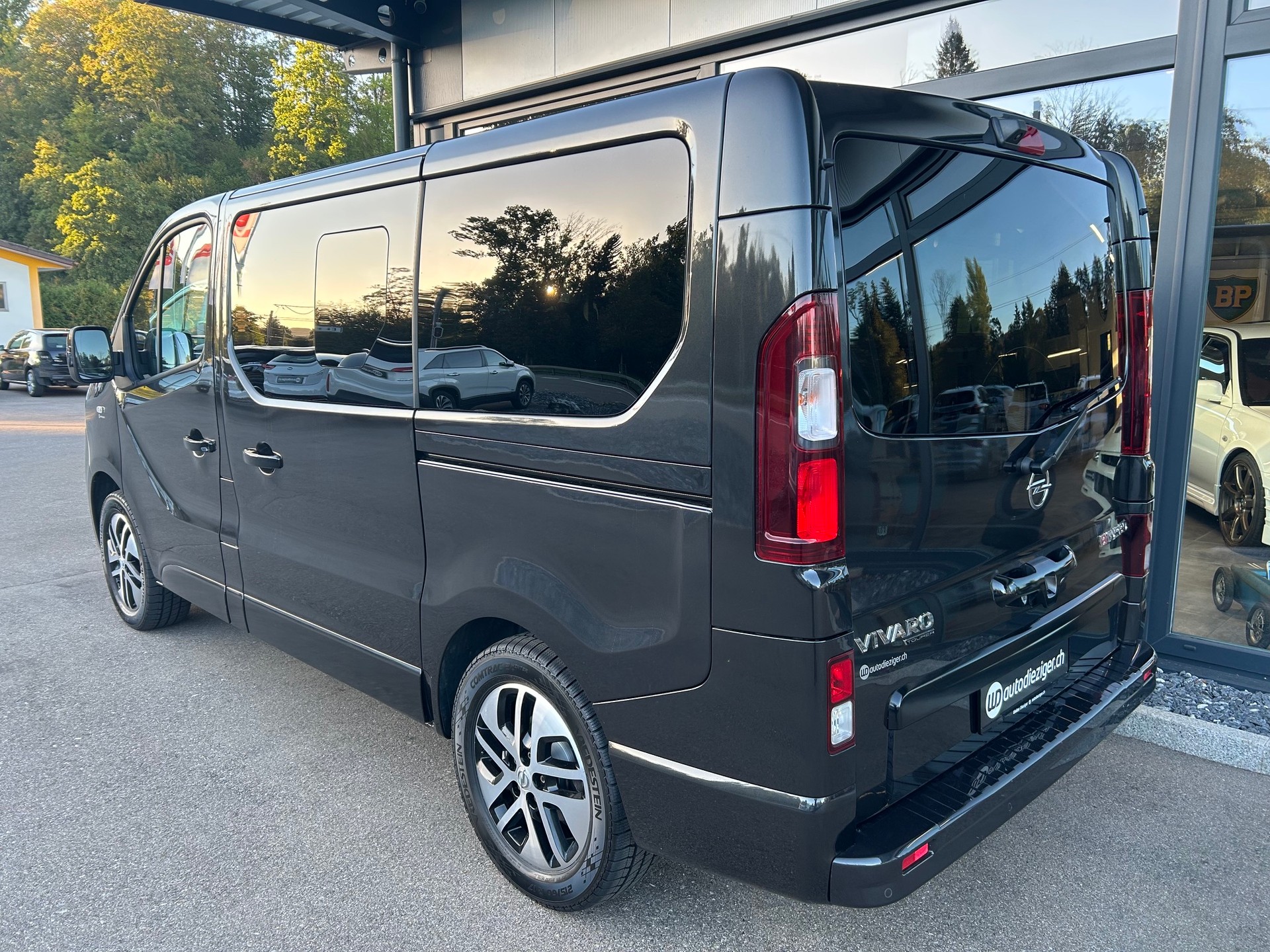 OPEL Vivaro 1.6CDTI Tourer 2.7t L1H1-image-4