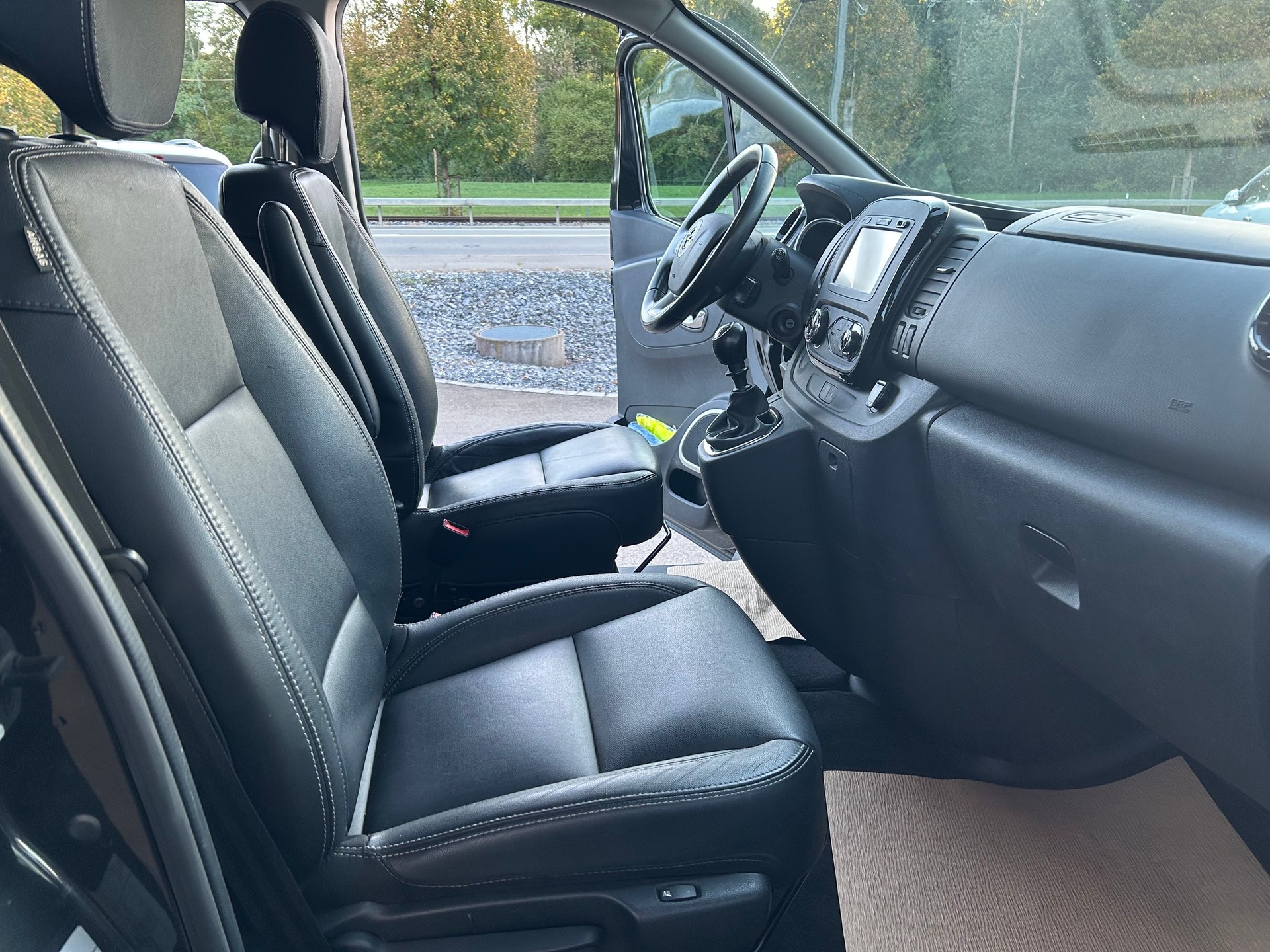 OPEL Vivaro 1.6CDTI Tourer 2.7t L1H1-image-11