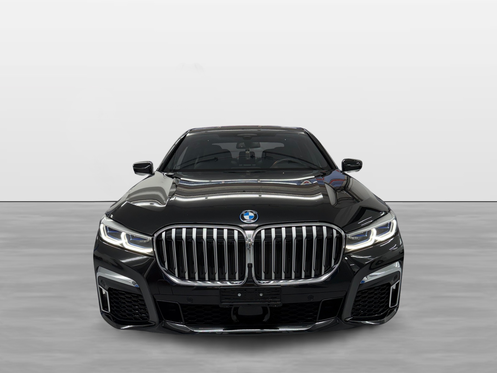 BMW 745Le xDrive M Sport Steptronic-image-0
