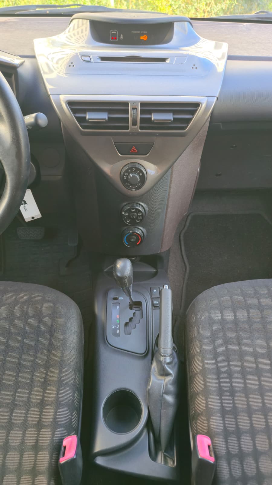 TOYOTA iQ 1.0 VVT-i Limited Edition| Frisch ab MFK und Service| 8Fach Alu Räder| Radio AUX-image-14