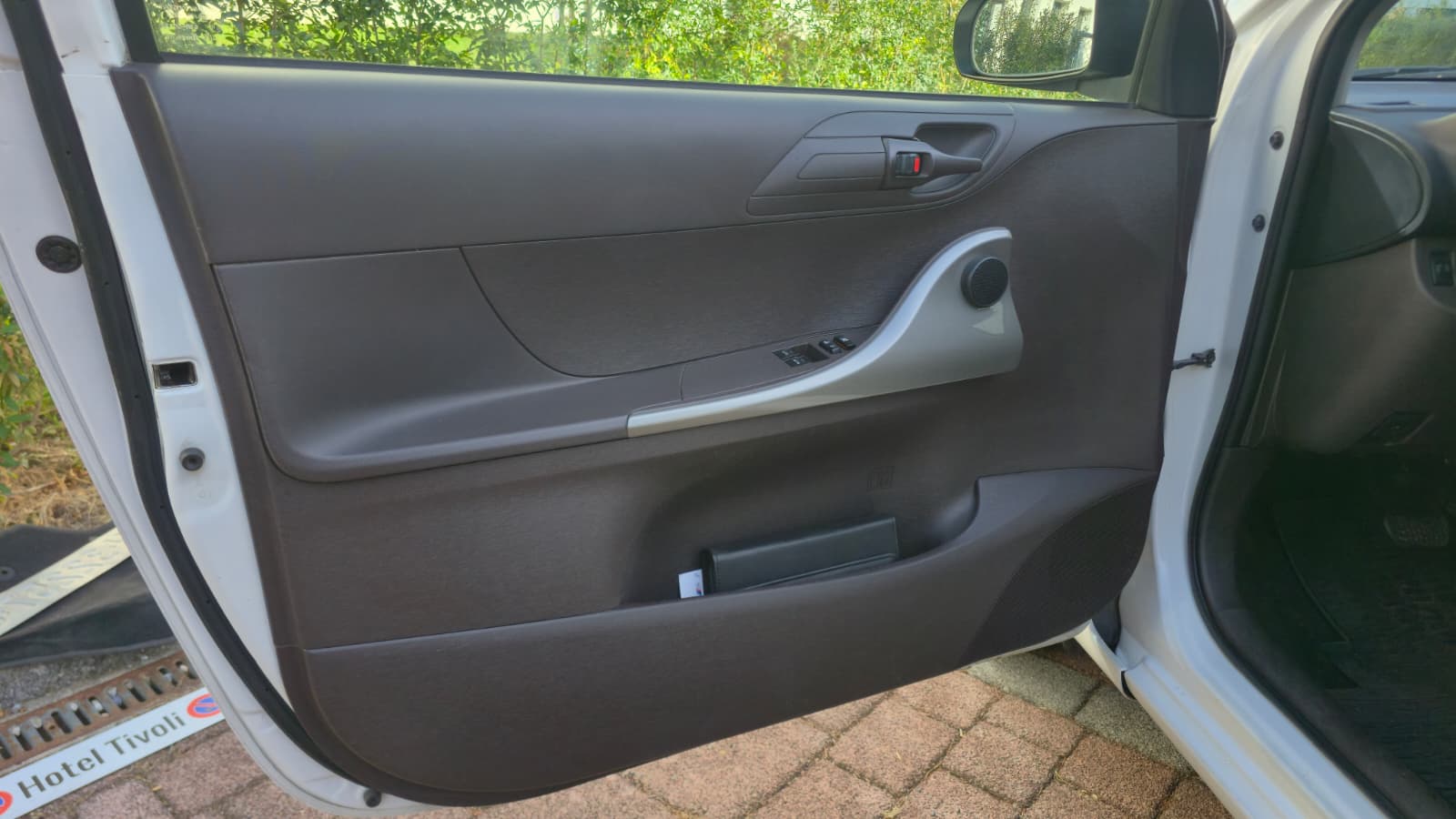 TOYOTA iQ 1.0 VVT-i Limited Edition| Frisch ab MFK und Service| 8Fach Alu Räder| Radio AUX-image-10