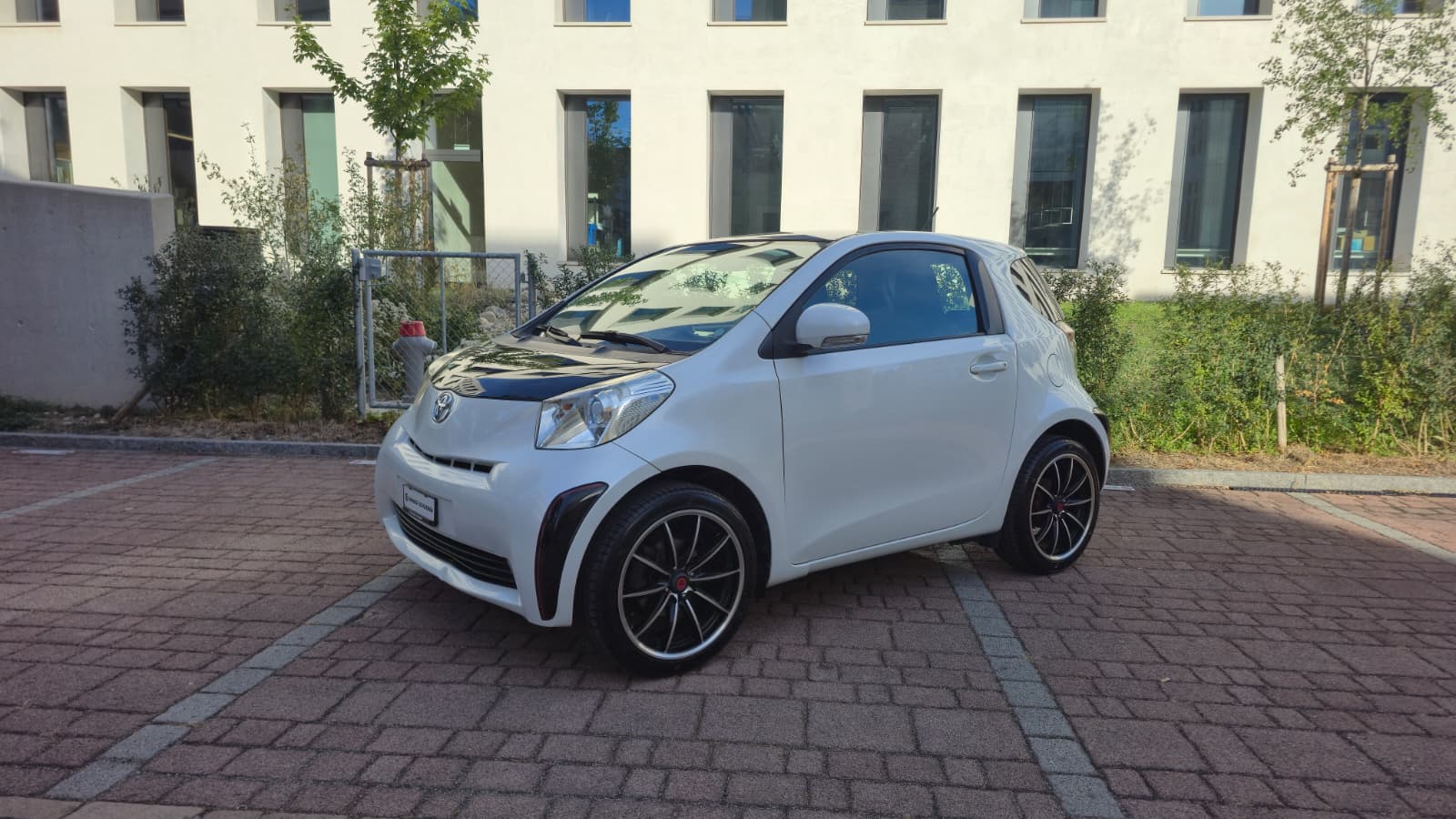 TOYOTA iQ 1.0 VVT-i Limited Edition| Frisch ab MFK und Service| 8Fach Alu Räder| Radio AUX-image-0