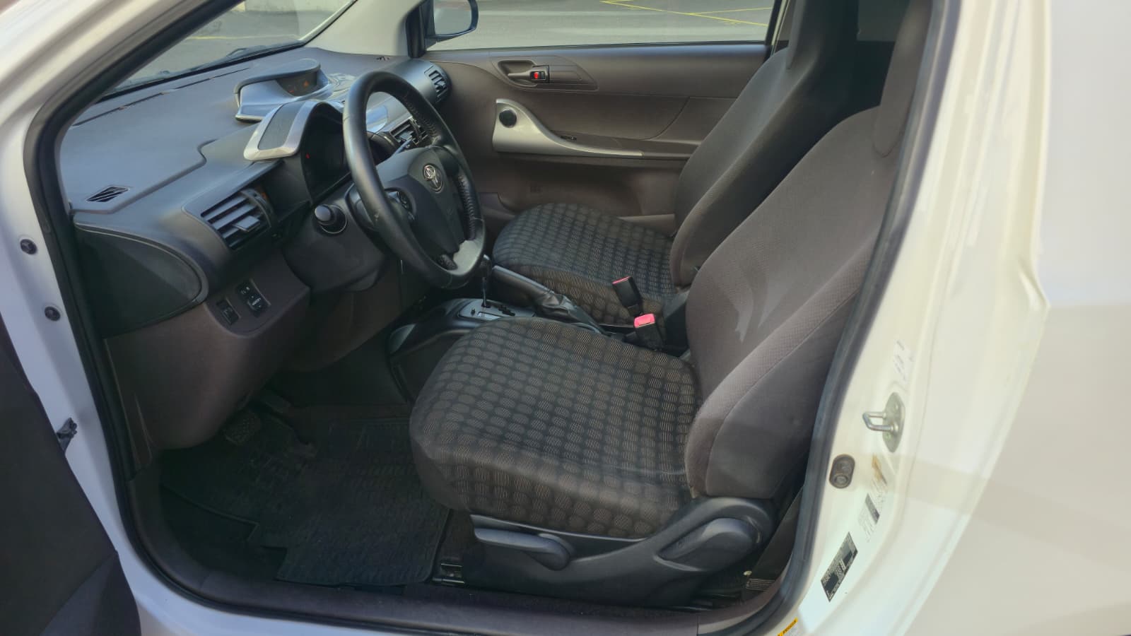 TOYOTA iQ 1.0 VVT-i Limited Edition| Frisch ab MFK und Service| 8Fach Alu Räder| Radio AUX-image-11