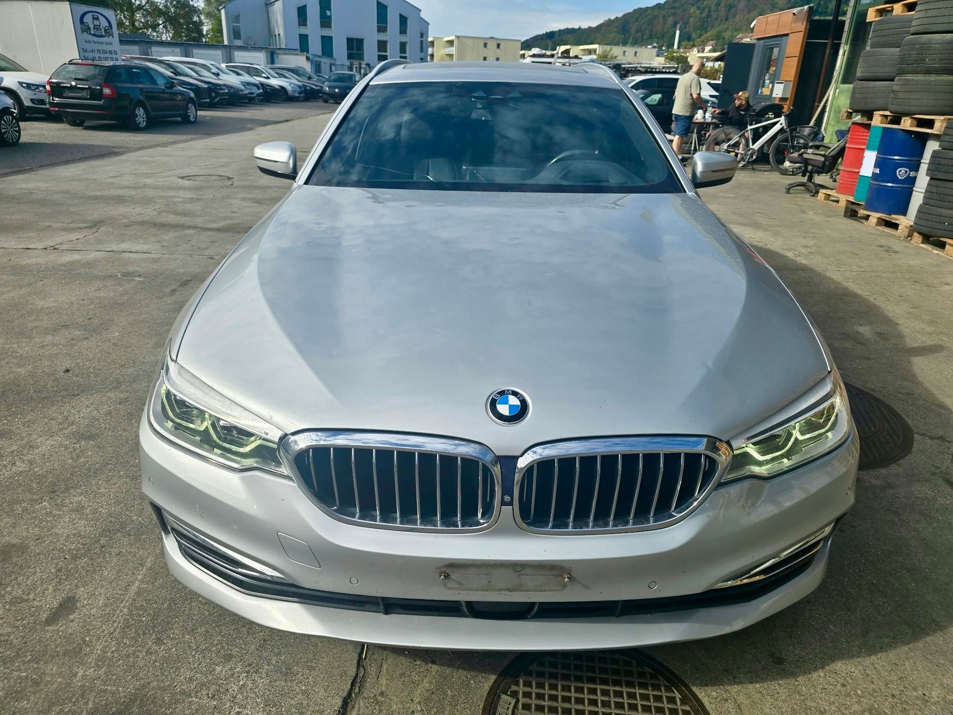 BMW 530i xDrive Touring Luxury Line Steptronic-image-5