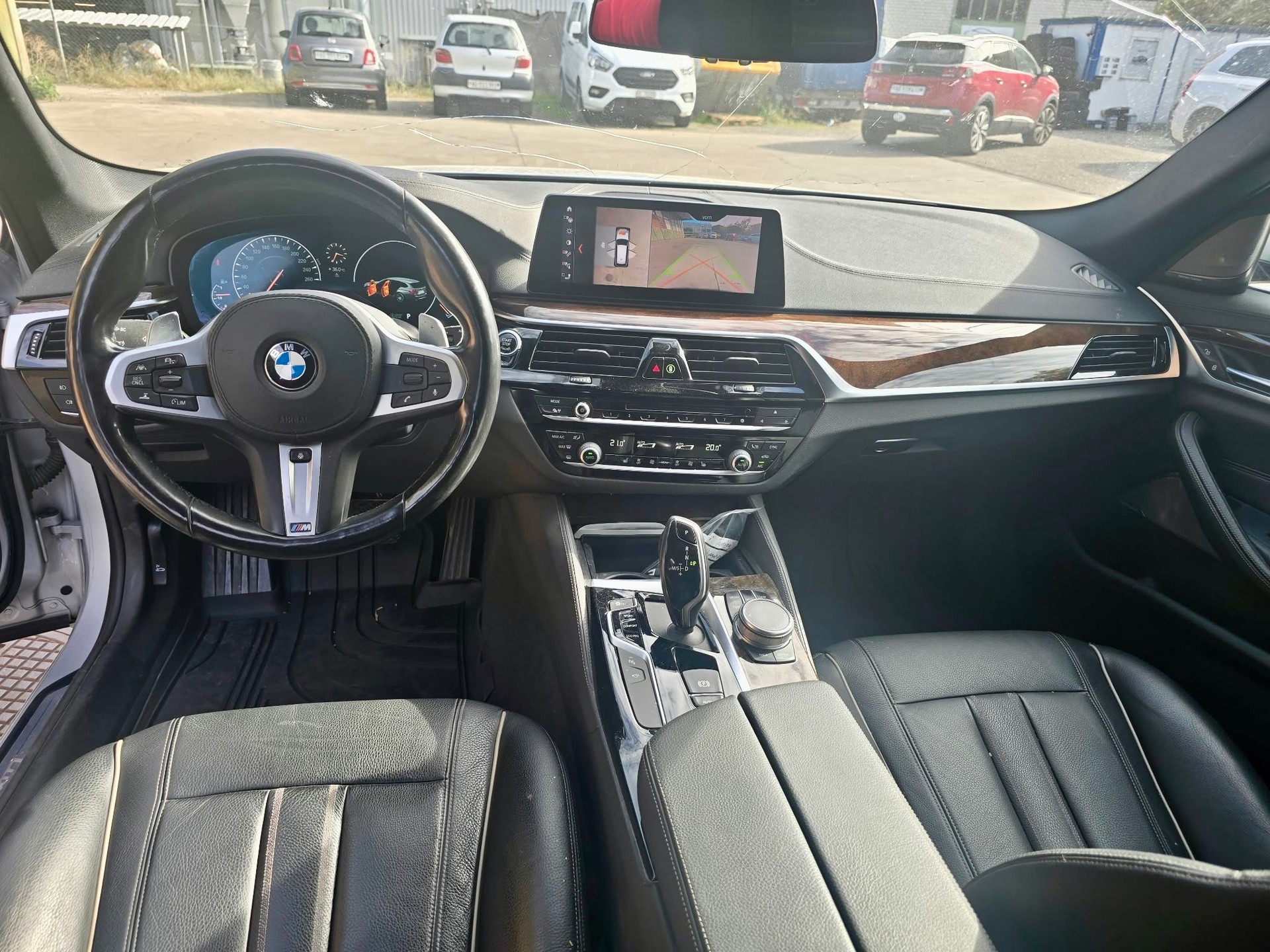 BMW 530i xDrive Touring Luxury Line Steptronic-image-9