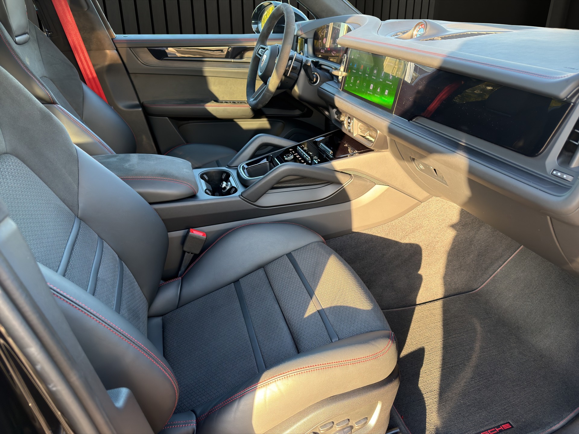 PORSCHE Cayenne GTS-image-16
