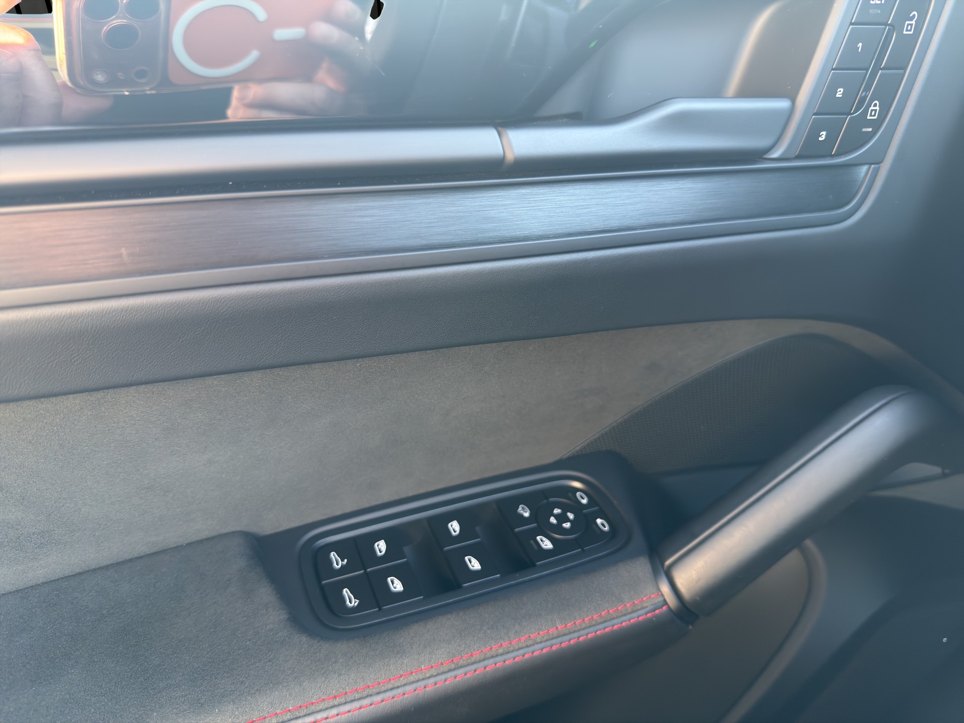 PORSCHE Cayenne GTS-image-11