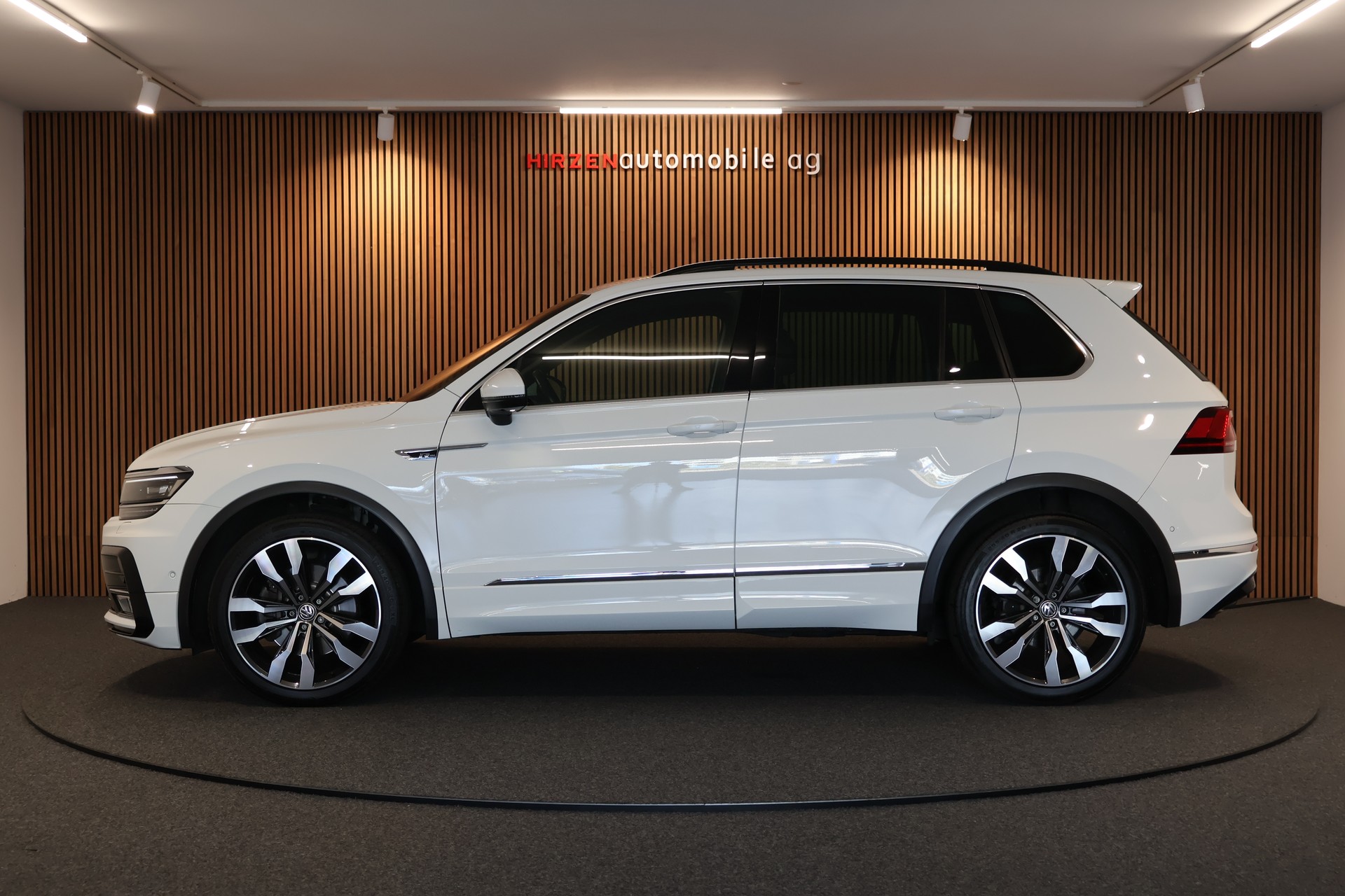 VW Tiguan 2.0TSI Highline 4Motion DSG-image-1