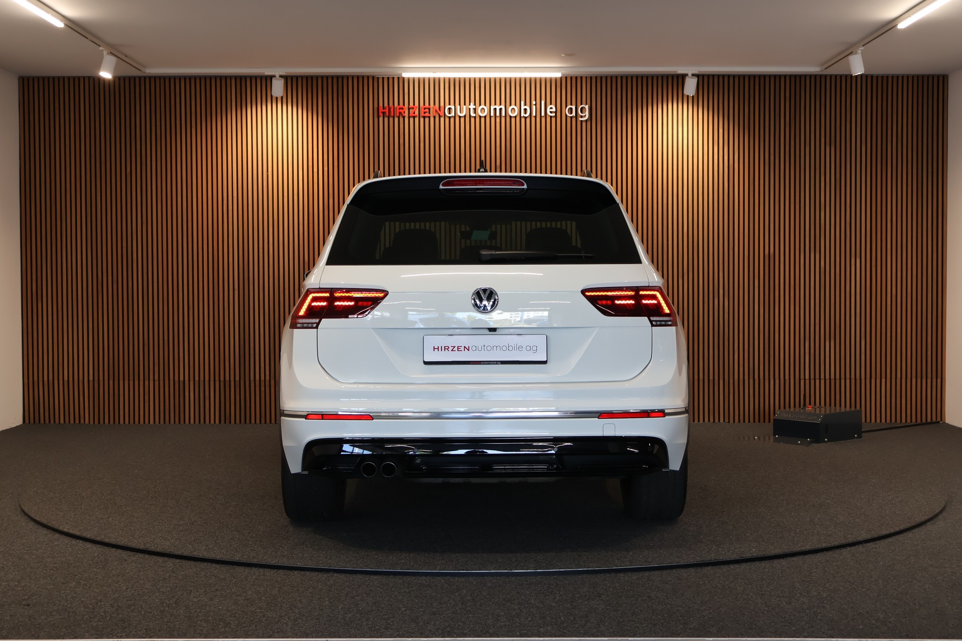 VW Tiguan 2.0TSI Highline 4Motion DSG-image-3