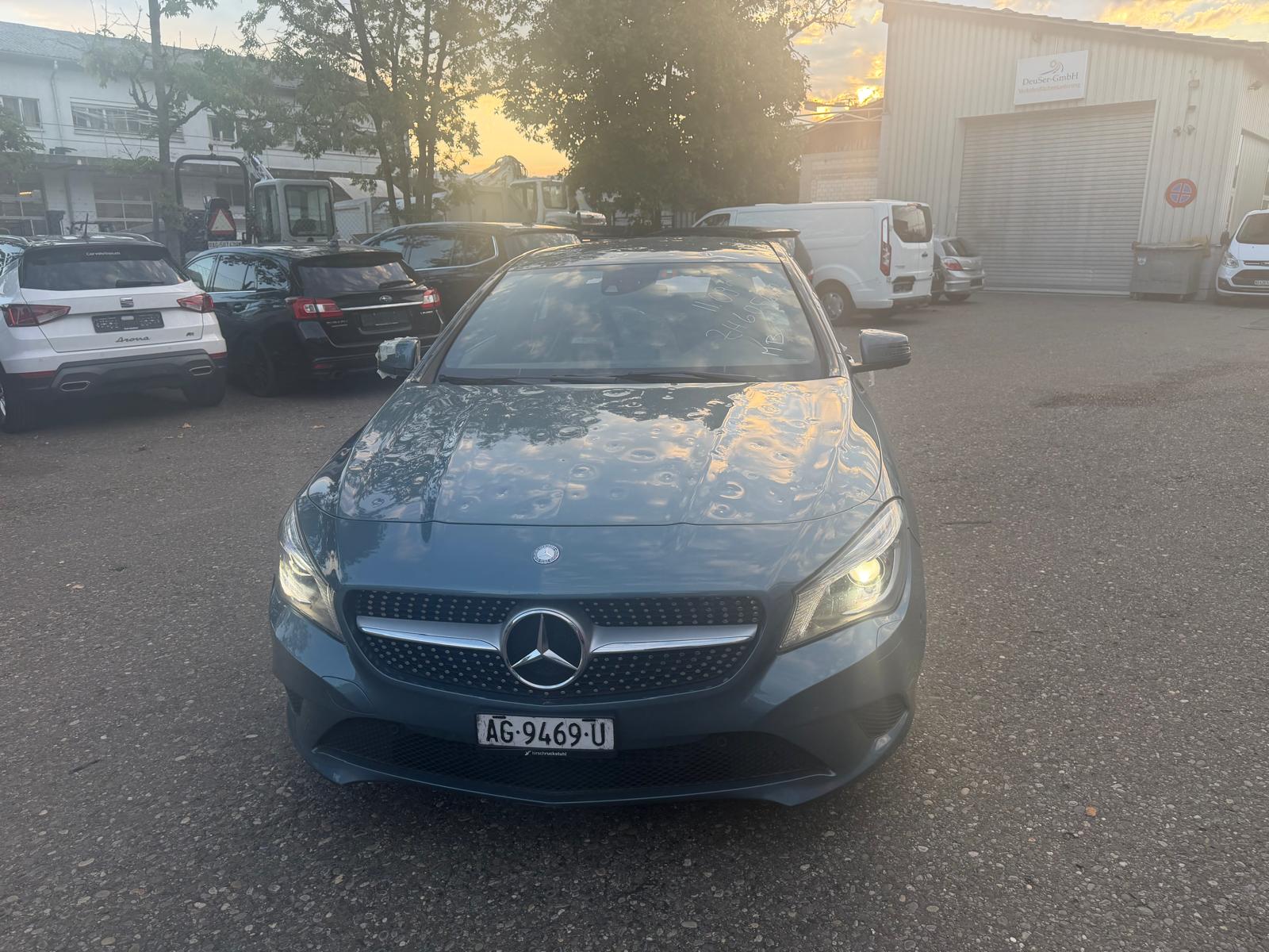 MERCEDES-BENZ CLA 200 Urban 7G-DCT-image-2