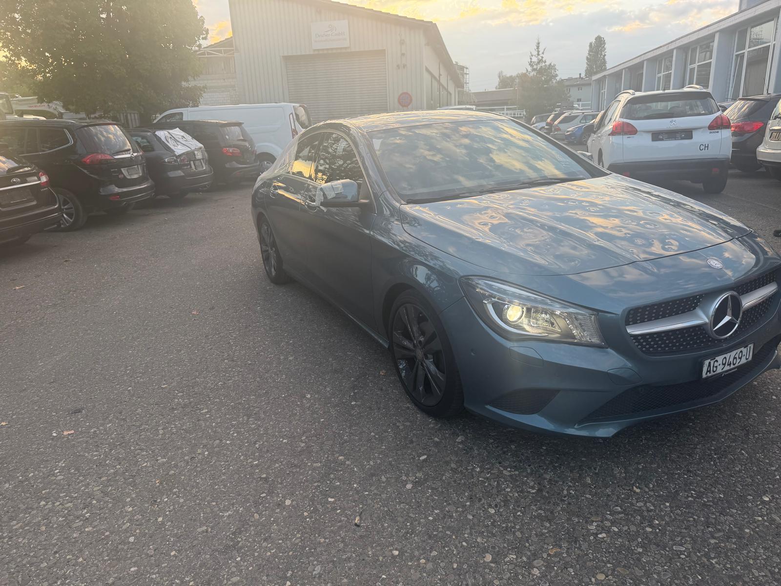 MERCEDES-BENZ CLA 200 Urban 7G-DCT-image-3