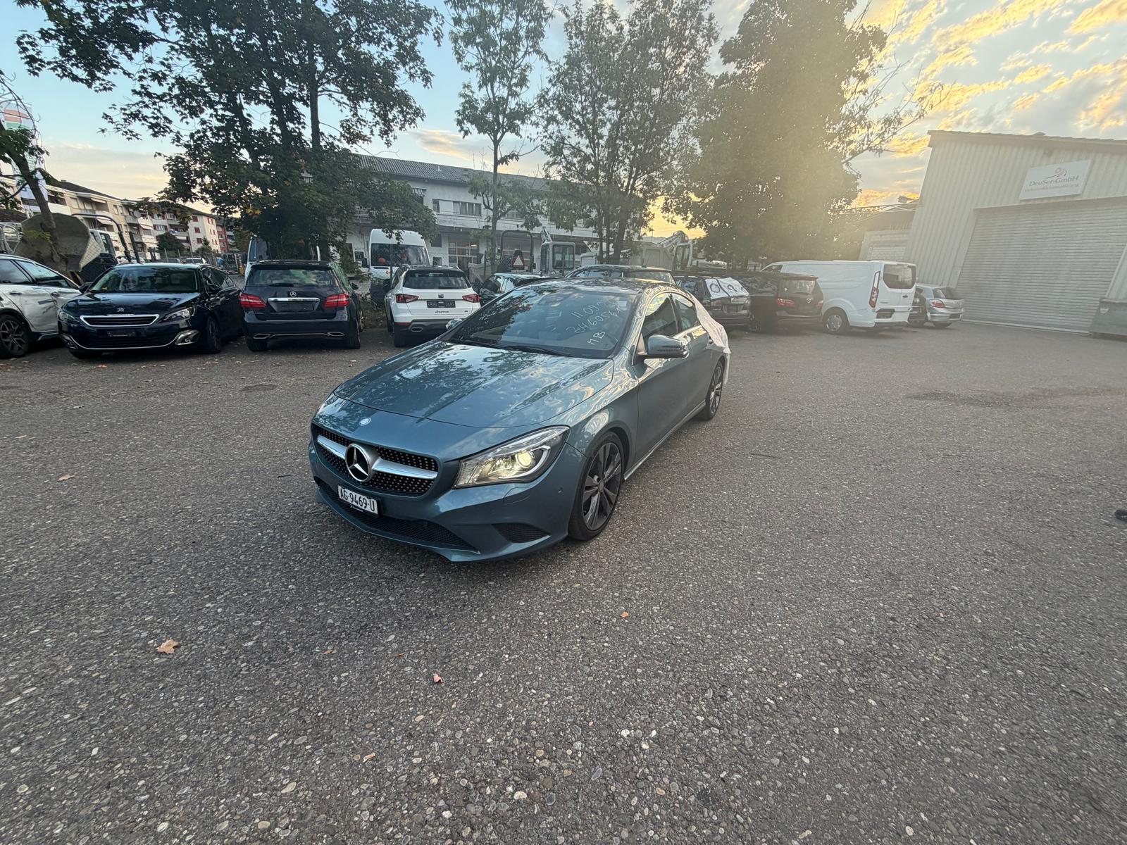 MERCEDES-BENZ CLA 200 Urban 7G-DCT-image-1
