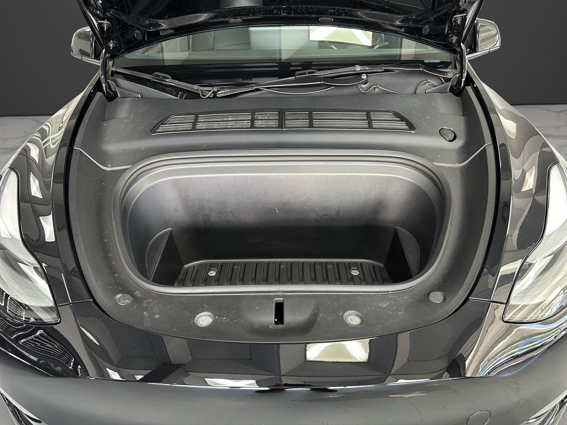 TESLA Model Y Performance / Anhängervorrichtung-image-11