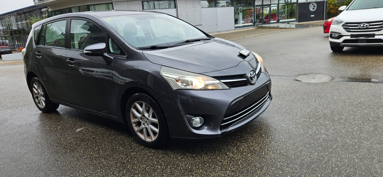 TOYOTA Verso 2.2 D-CAT Sol Automatic-image-5