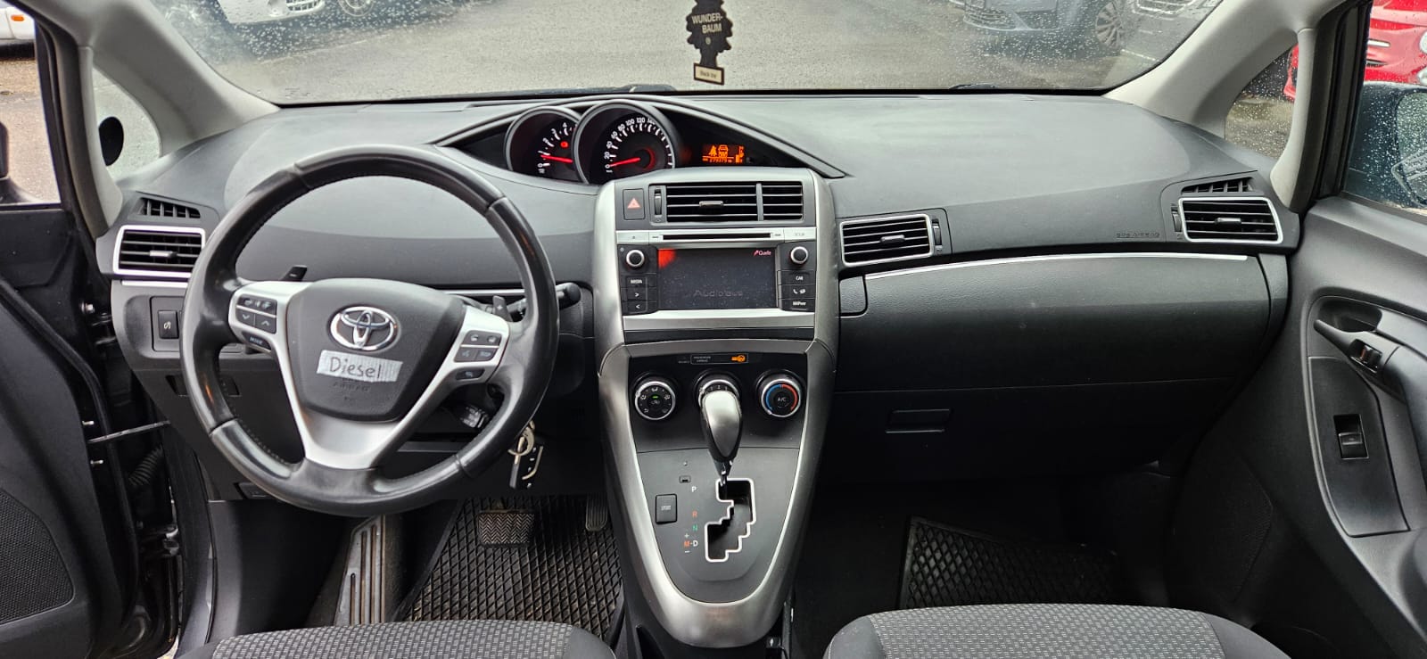 TOYOTA Verso 2.2 D-CAT Sol Automatic-image-1