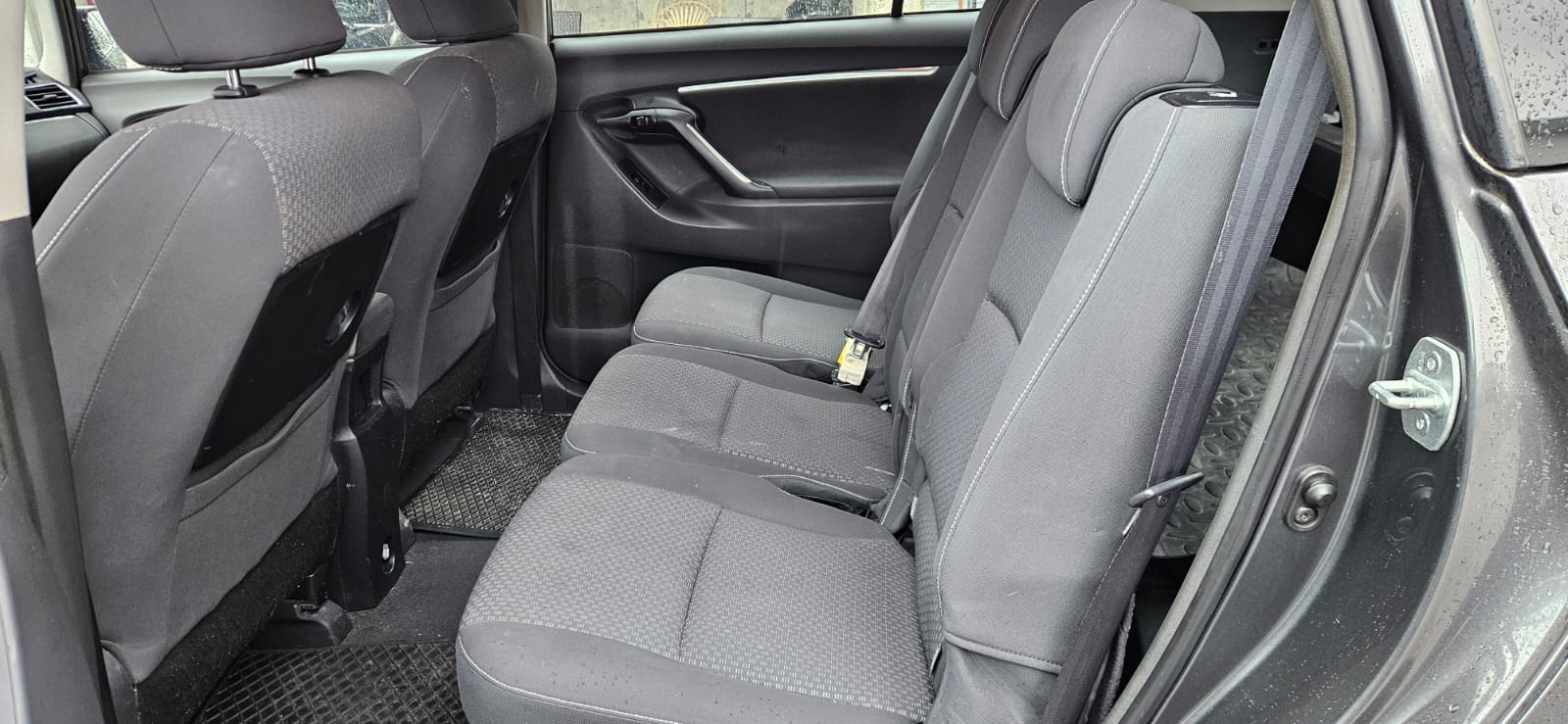 TOYOTA Verso 2.2 D-CAT Sol Automatic-image-4