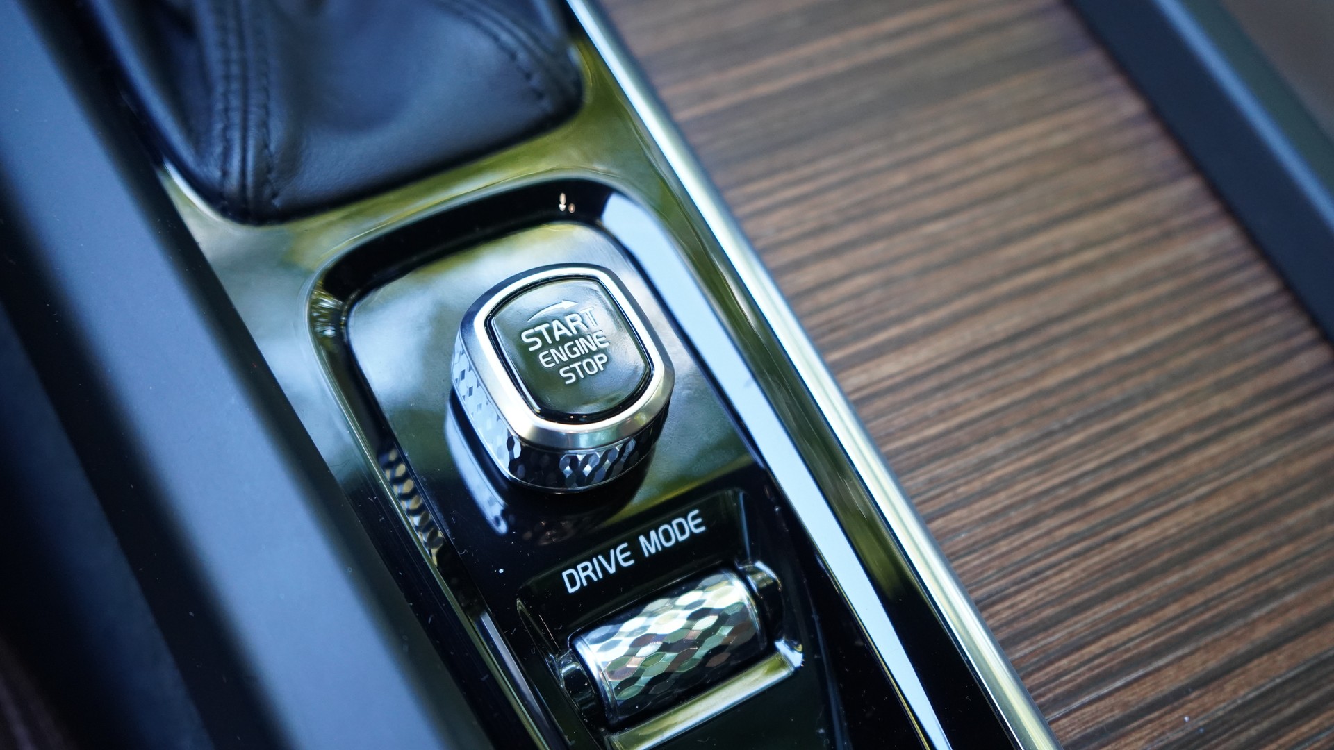 VOLVO XC60 D5 AWD Inscription Geartronic-image-20