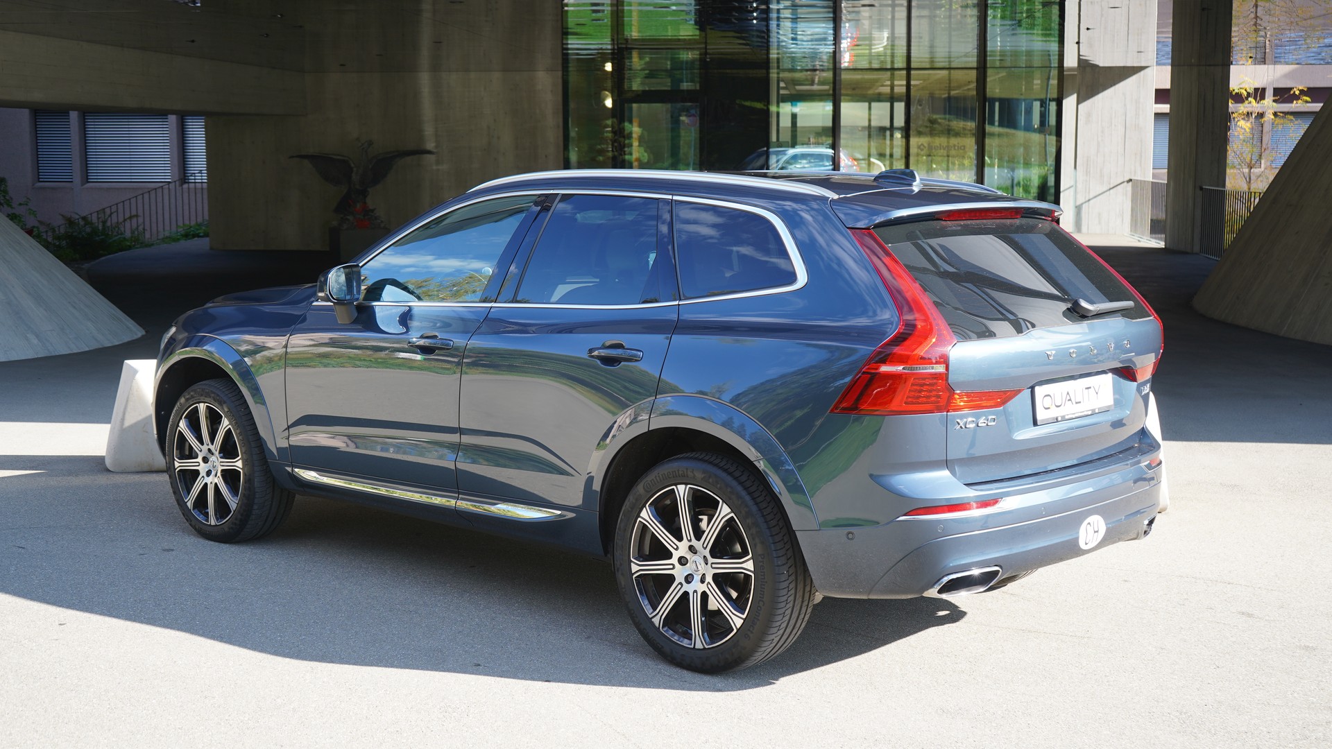 VOLVO XC60 D5 AWD Inscription Geartronic-image-2
