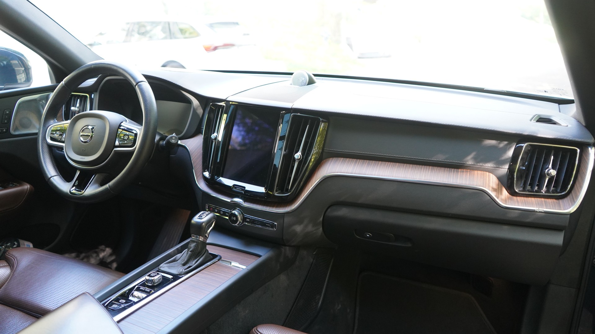 VOLVO XC60 D5 AWD Inscription Geartronic-image-16