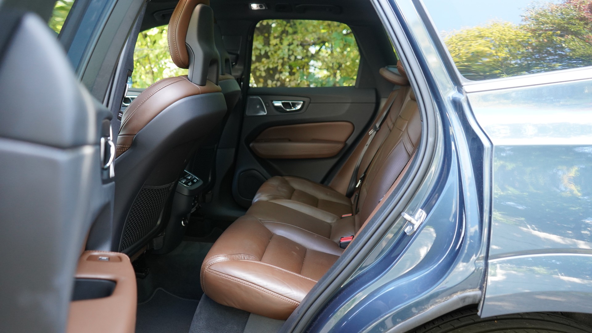 VOLVO XC60 D5 AWD Inscription Geartronic-image-17