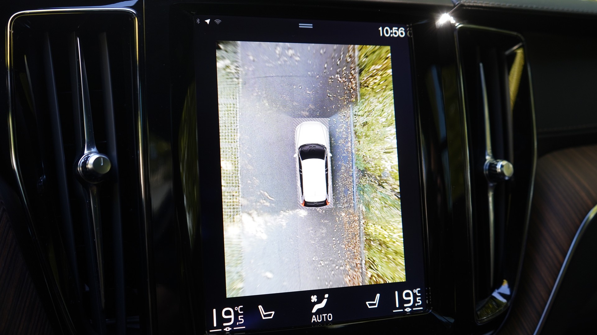 VOLVO XC60 D5 AWD Inscription Geartronic-image-9