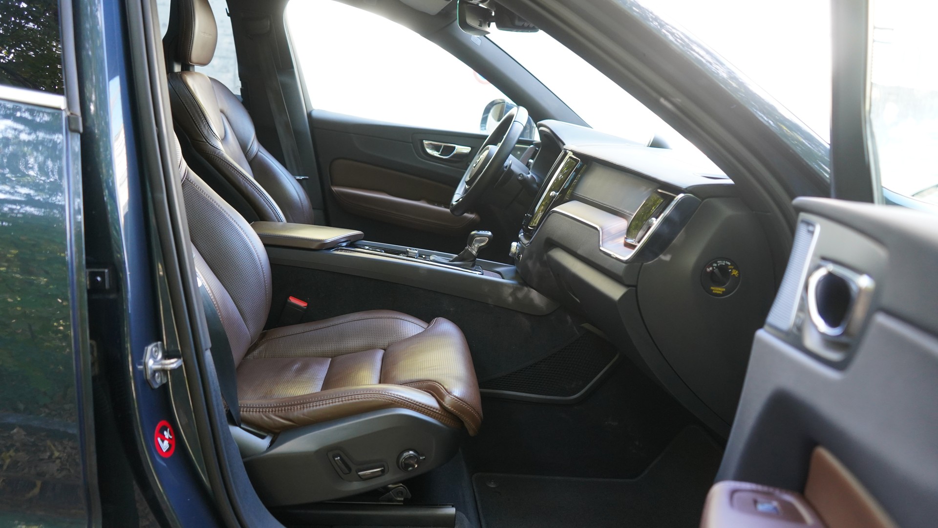 VOLVO XC60 D5 AWD Inscription Geartronic-image-19