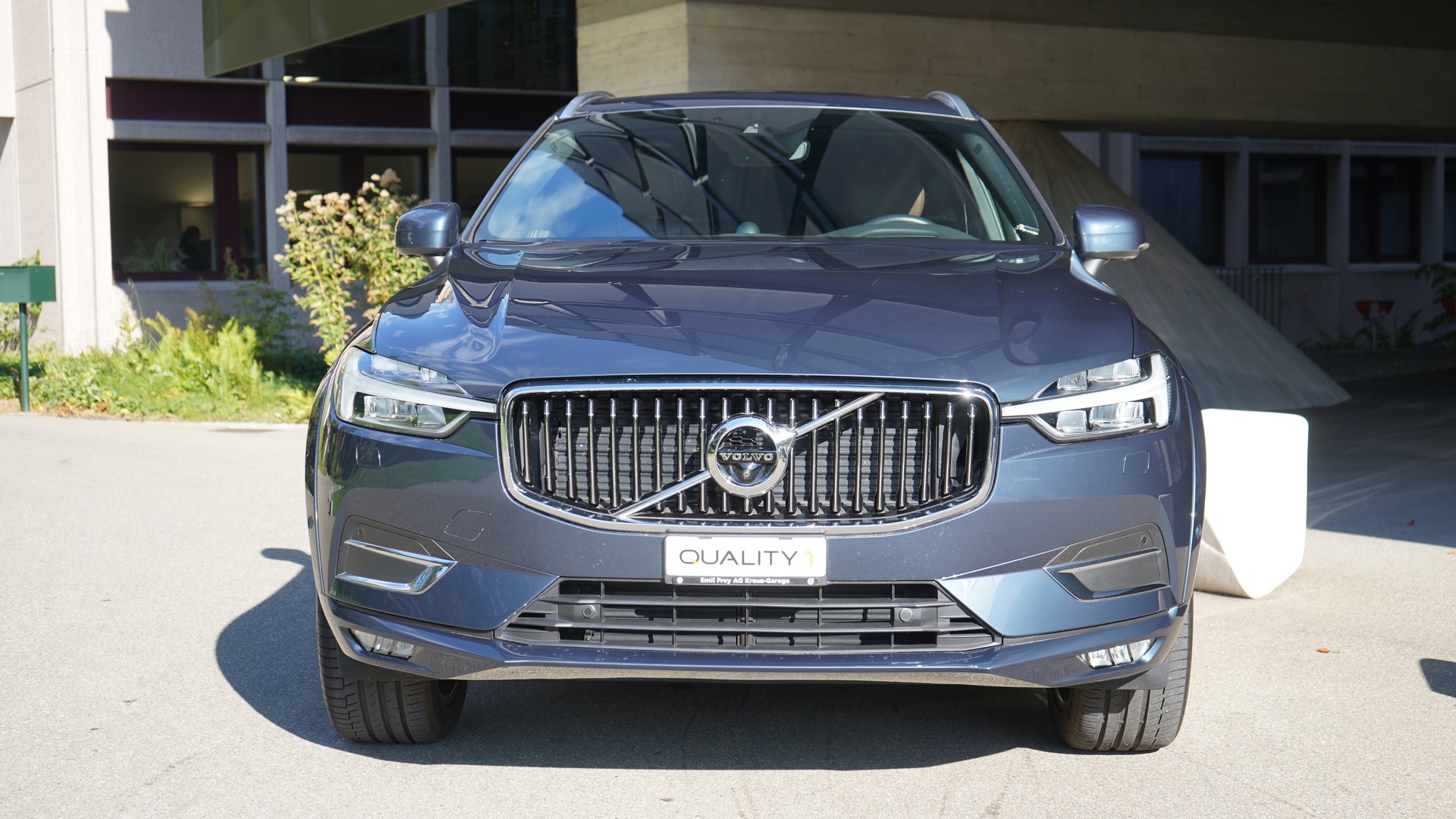 VOLVO XC60 D5 AWD Inscription Geartronic-image-1