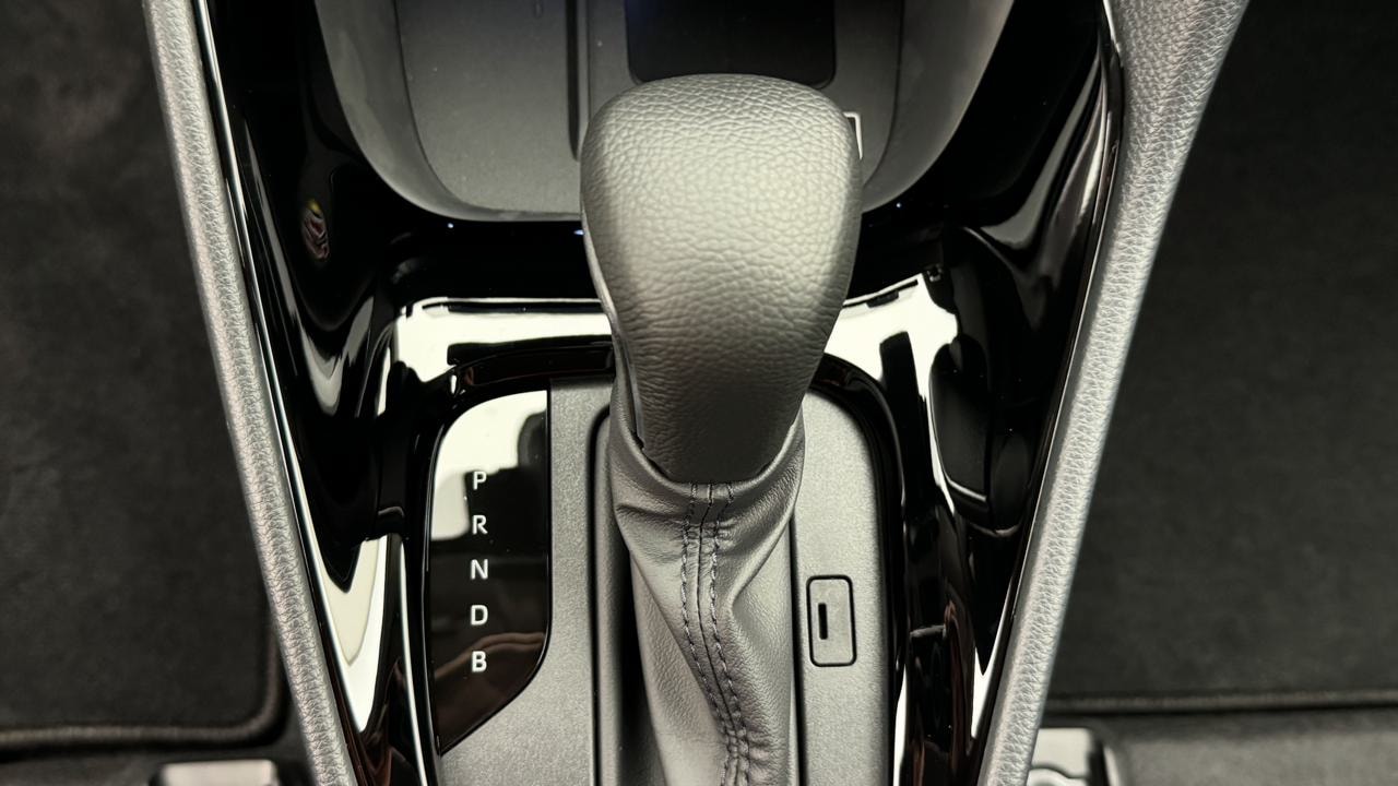 TOYOTA Yaris 1.5 Sport e-CVT-image-10