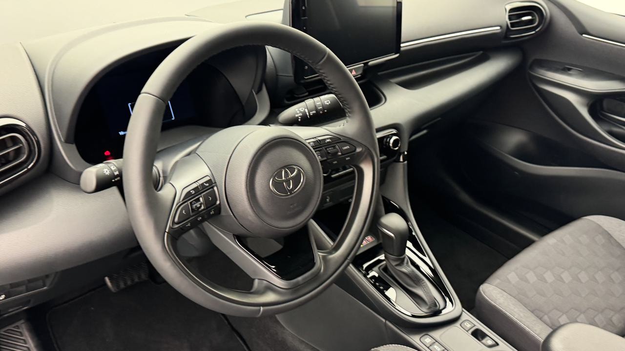 TOYOTA Yaris 1.5 Sport e-CVT-image-6