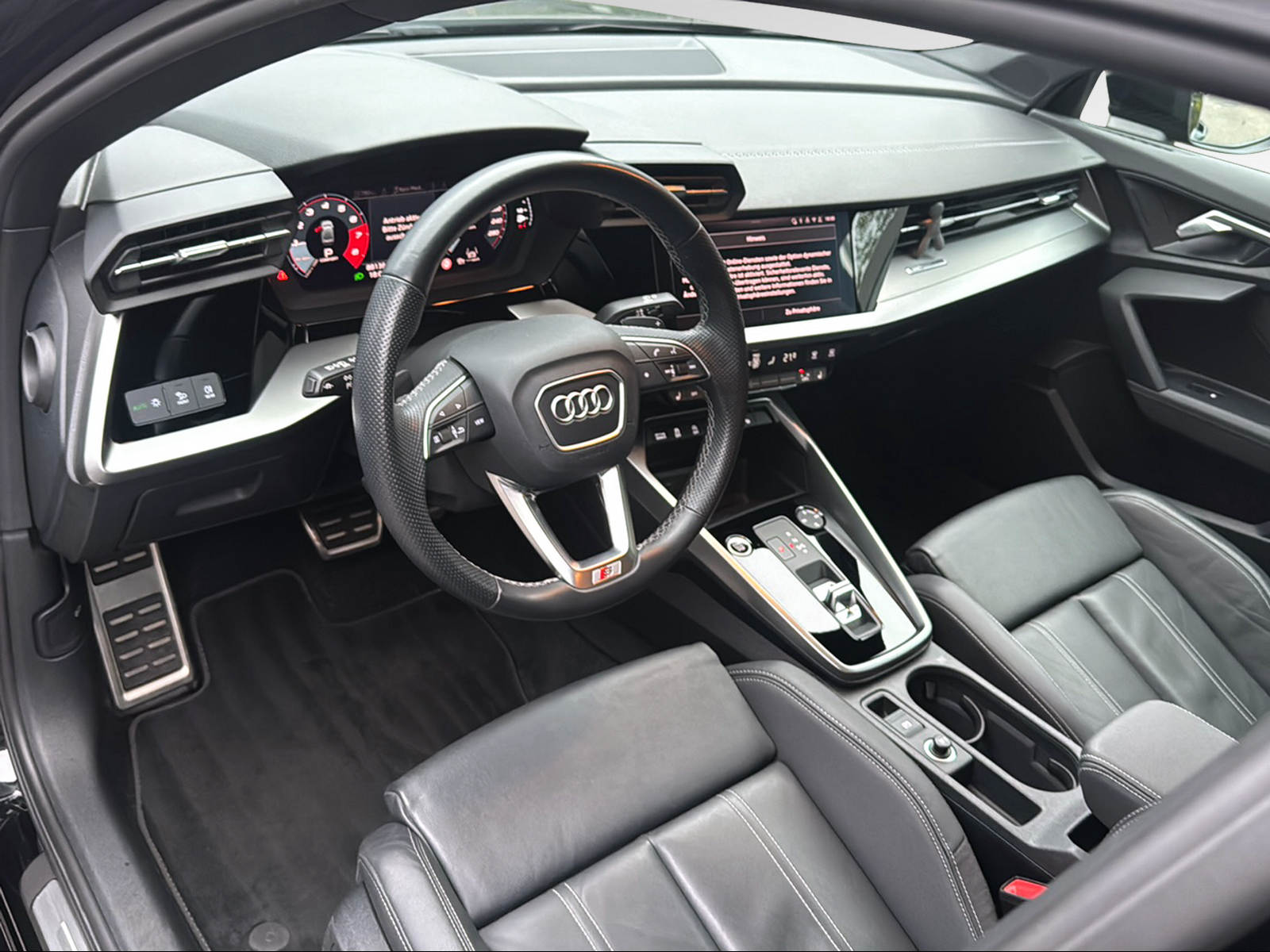 AUDI A3 Limousine 35 TFSI S-Line Attraction S-tronic-image-14