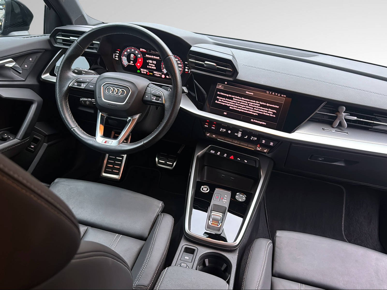 AUDI A3 Limousine 35 TFSI S-Line Attraction S-tronic-image-28