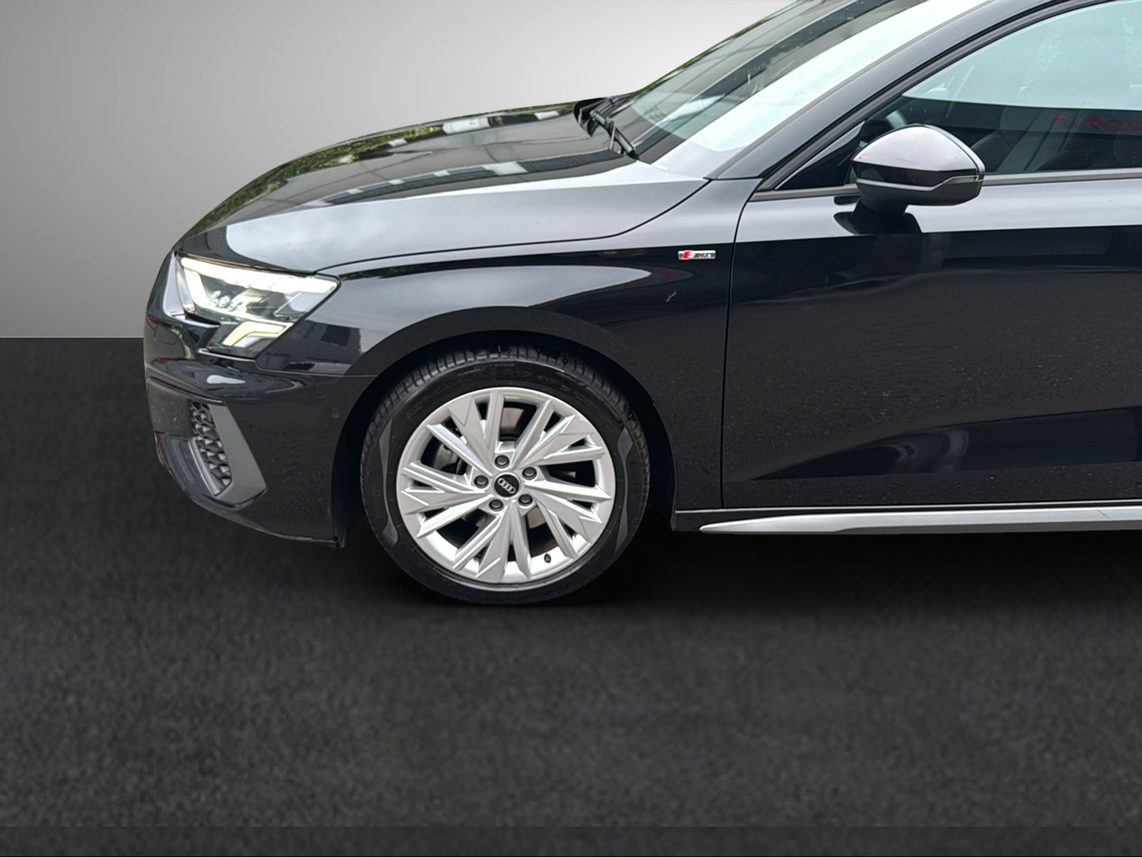 AUDI A3 Limousine 35 TFSI S-Line Attraction S-tronic-image-5