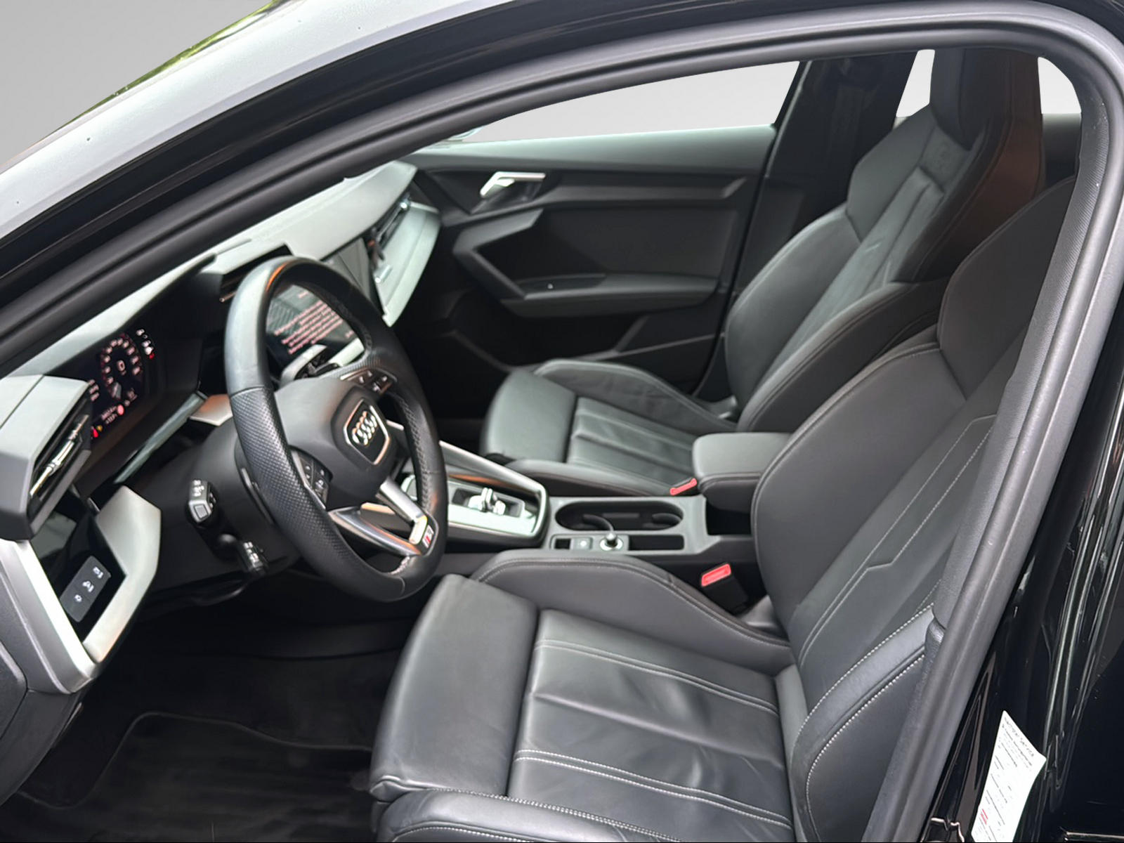 AUDI A3 Limousine 35 TFSI S-Line Attraction S-tronic-image-13