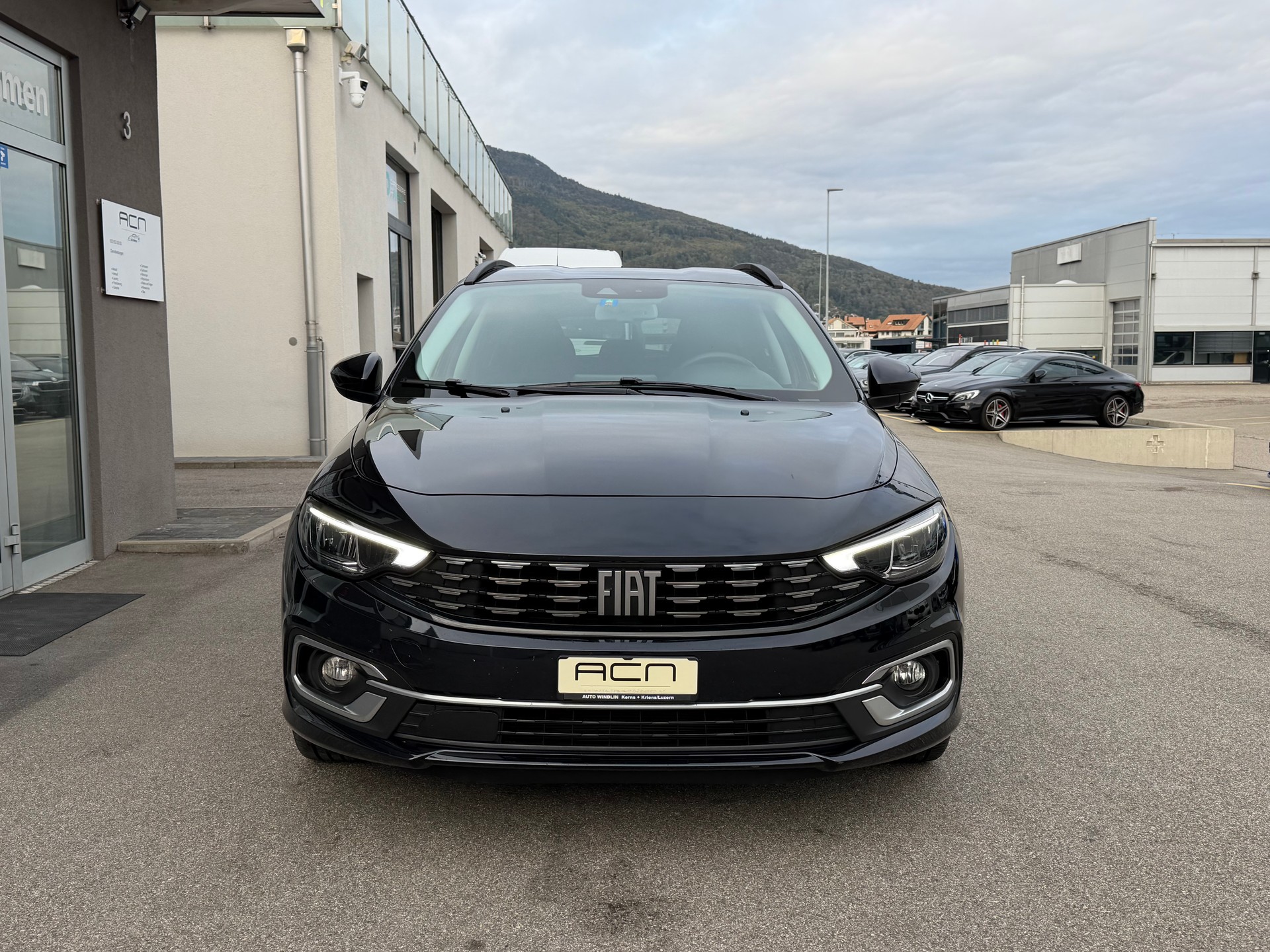 FIAT Tipo 1.5 Hybrid Station Wagon Swiss Edition-image-1
