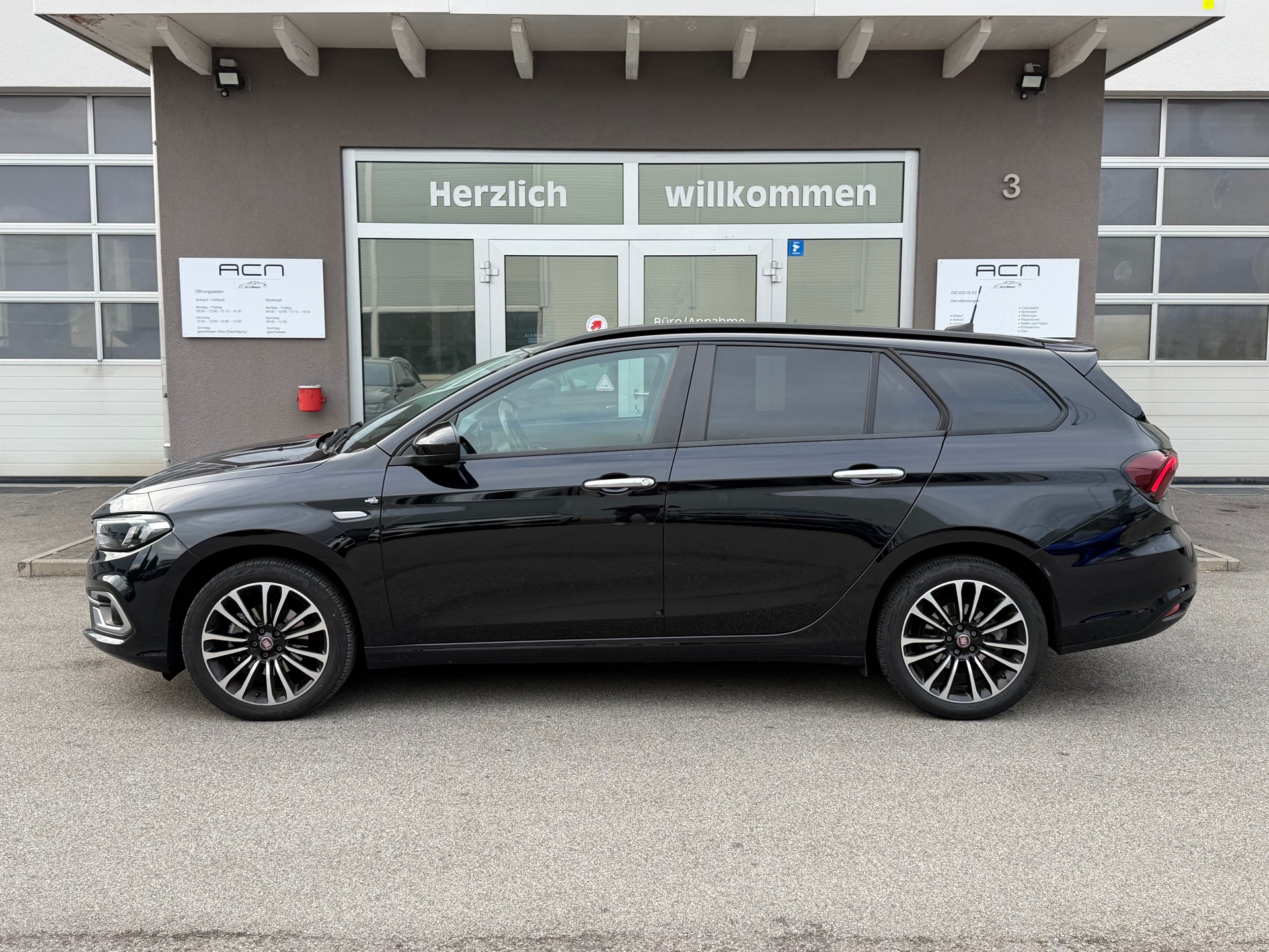 FIAT Tipo 1.5 Hybrid Station Wagon Swiss Edition-image-3