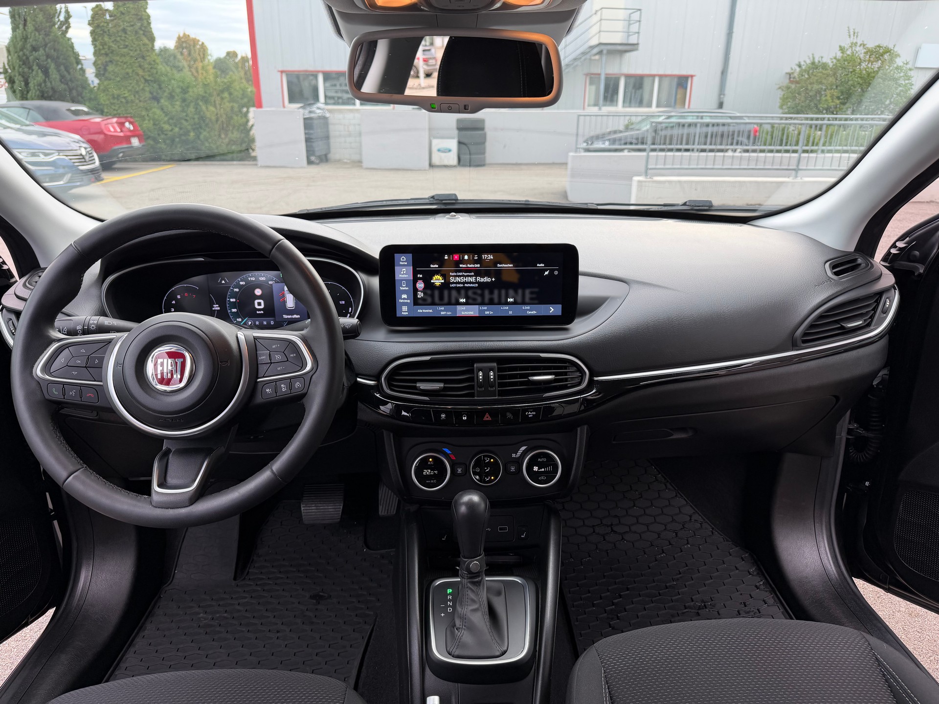 FIAT Tipo 1.5 Hybrid Station Wagon Swiss Edition-image-11