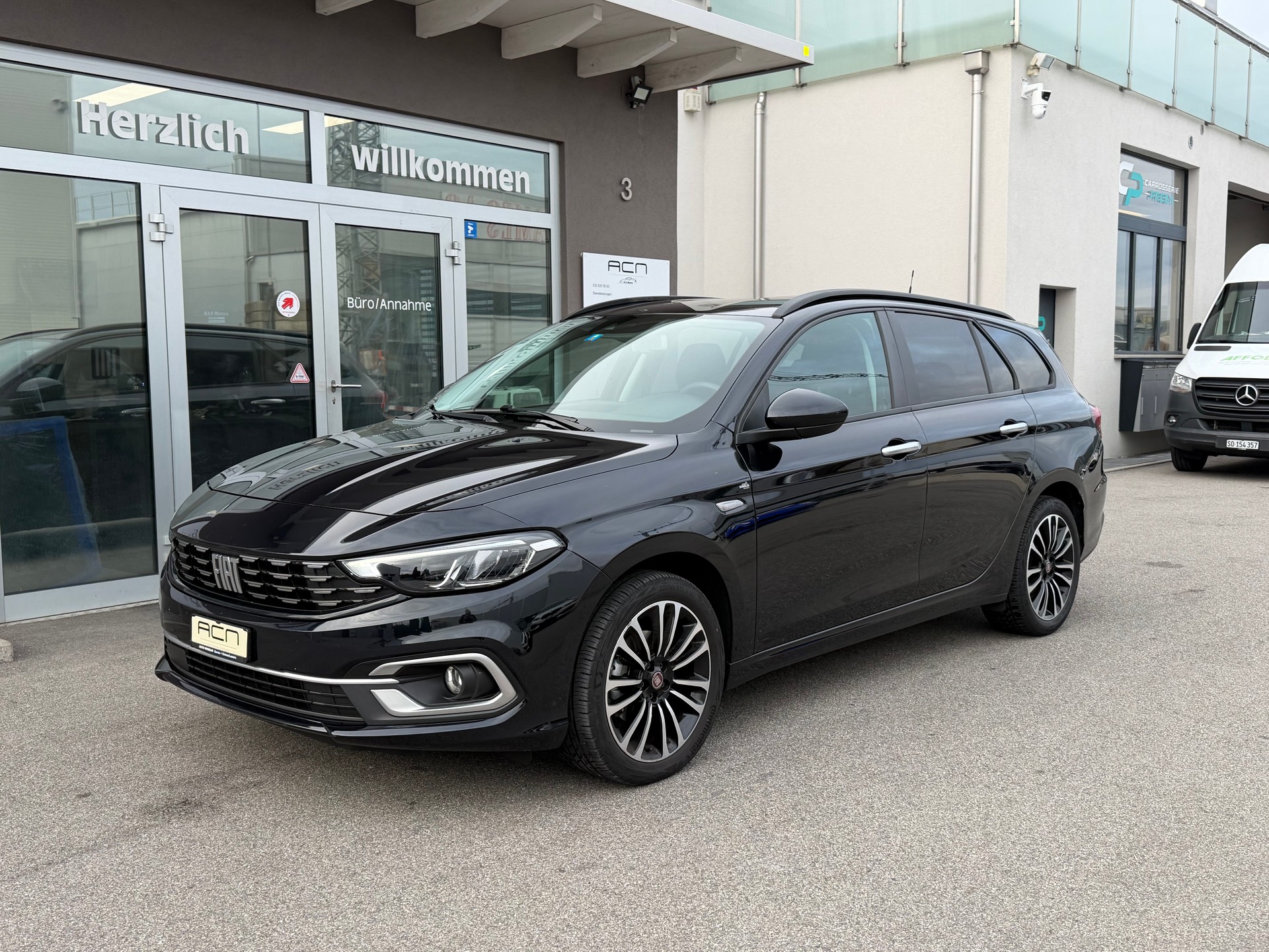 FIAT Tipo 1.5 Hybrid Station Wagon Swiss Edition-image-2