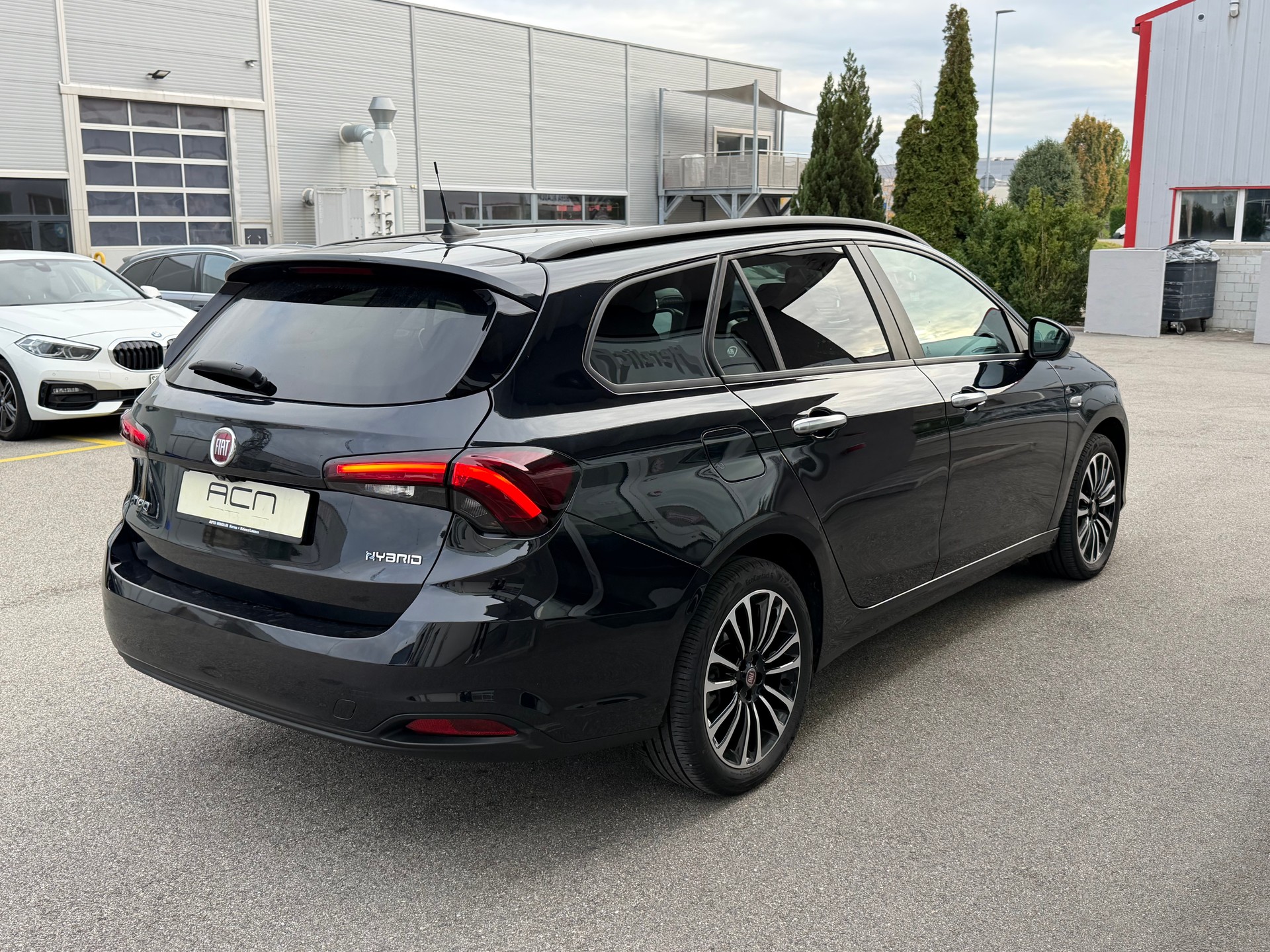 FIAT Tipo 1.5 Hybrid Station Wagon Swiss Edition-image-6