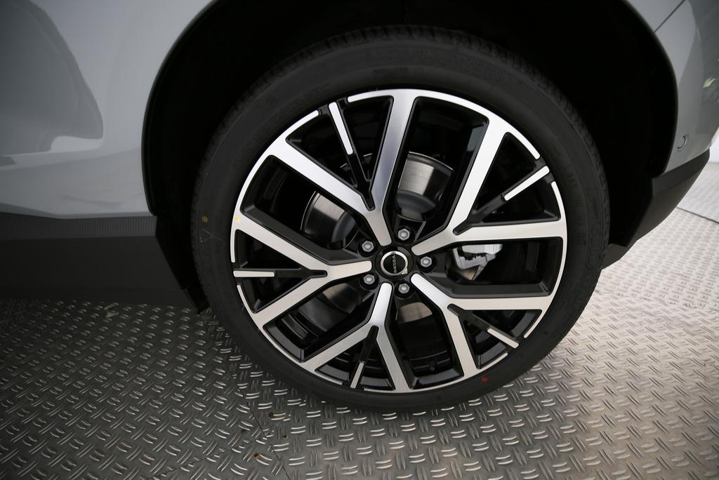 VOLVO EX30 E60 Twin Ultra Performance AWD-image-5