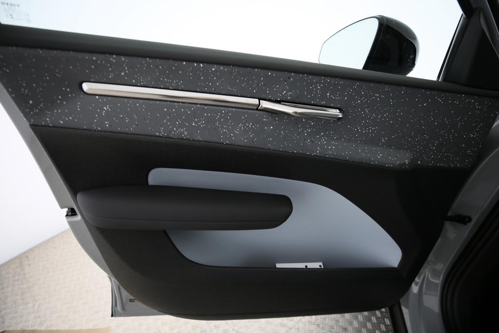 VOLVO EX30 E60 Twin Ultra Performance AWD-image-10