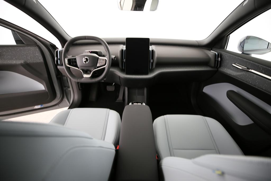 VOLVO EX30 E60 Twin Ultra Performance AWD-image-8