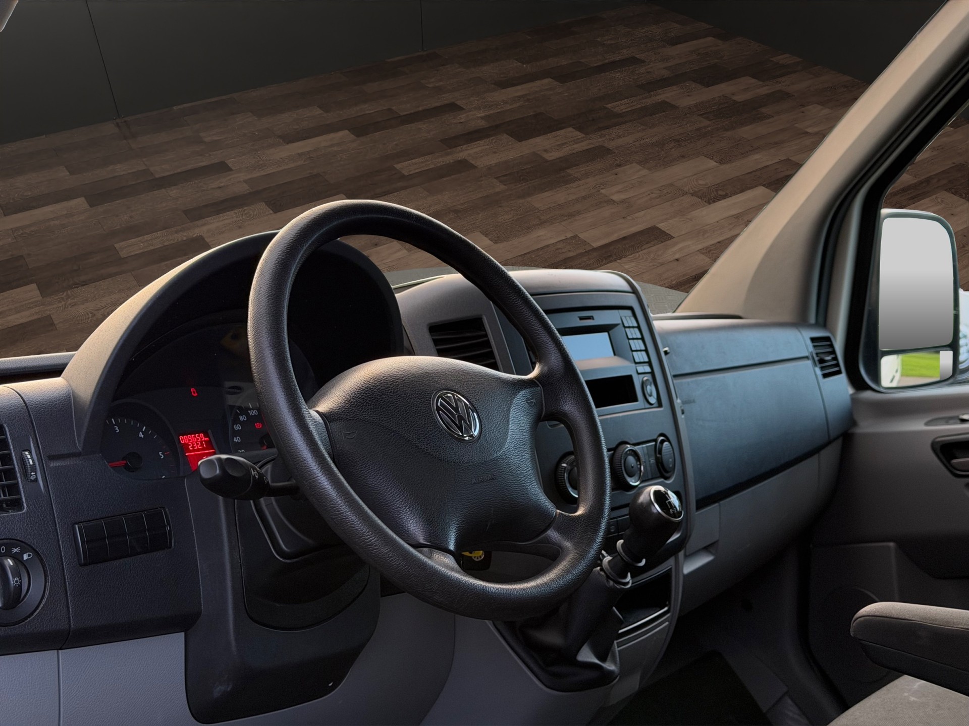 VW Crafter 35 2.0 TDI-image-8